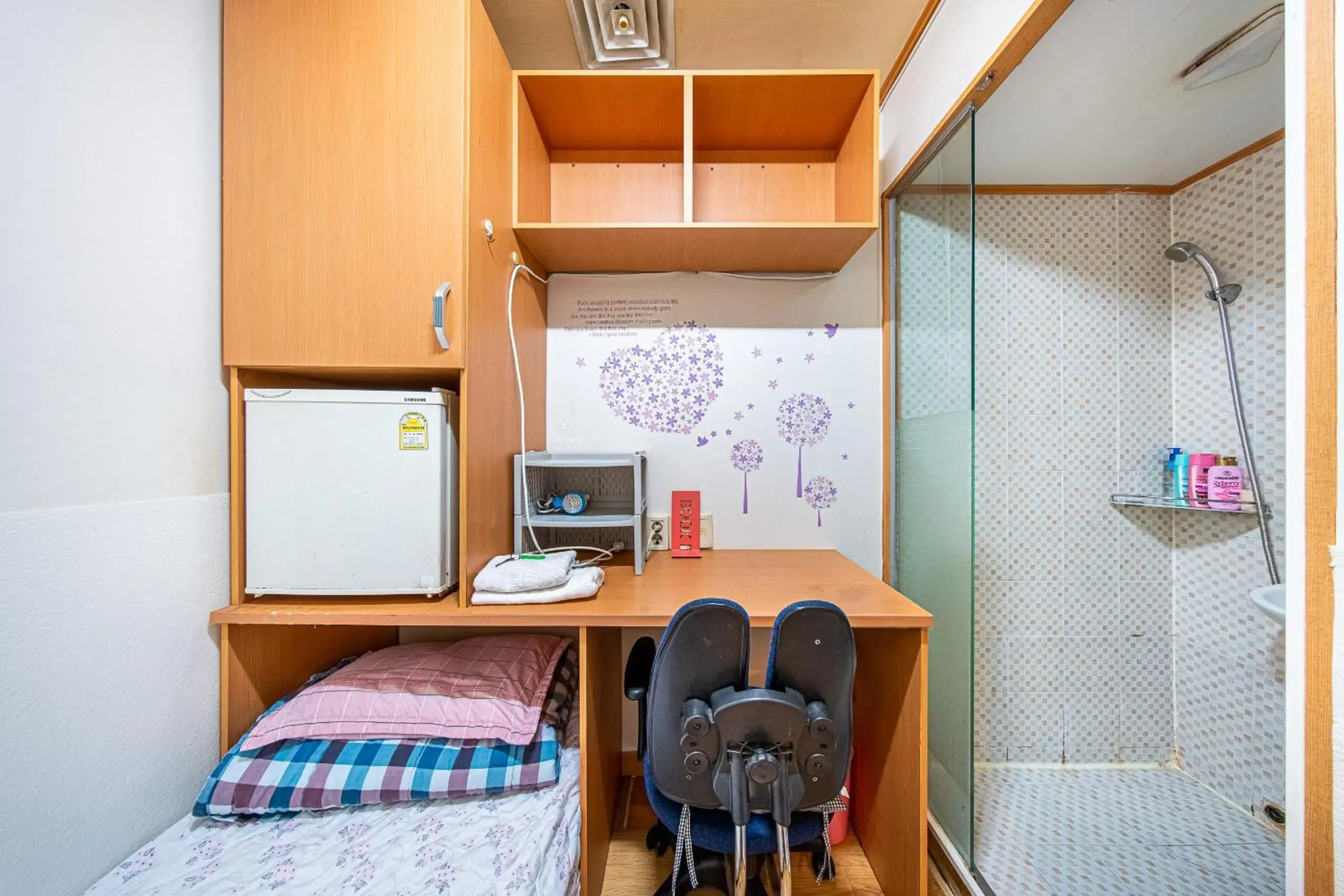 Shower, Bed in Dream Single House Shower, Bed in Dream Single House