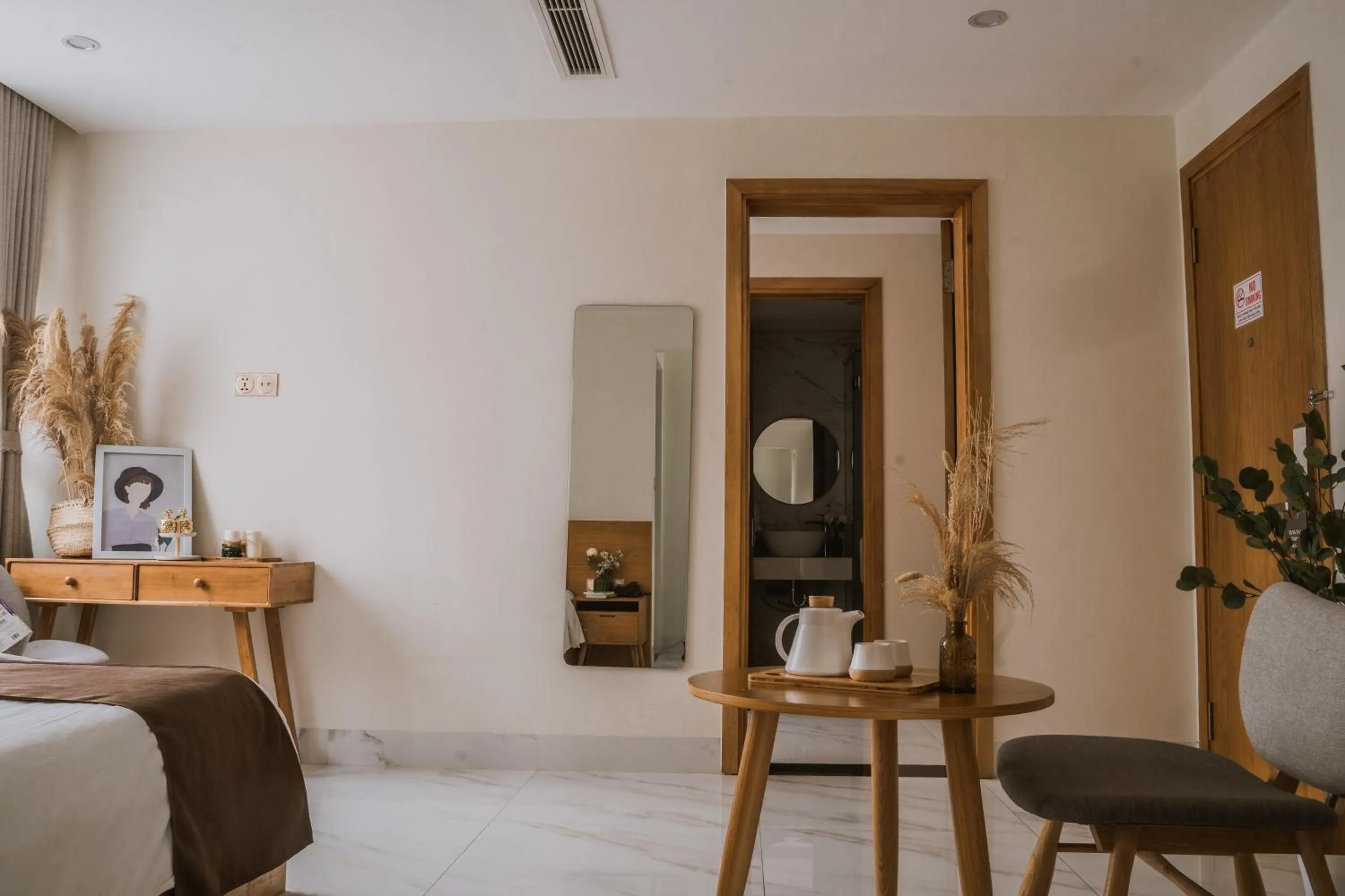 Photo of the whole room in Maple Suite Hotel & Apartment