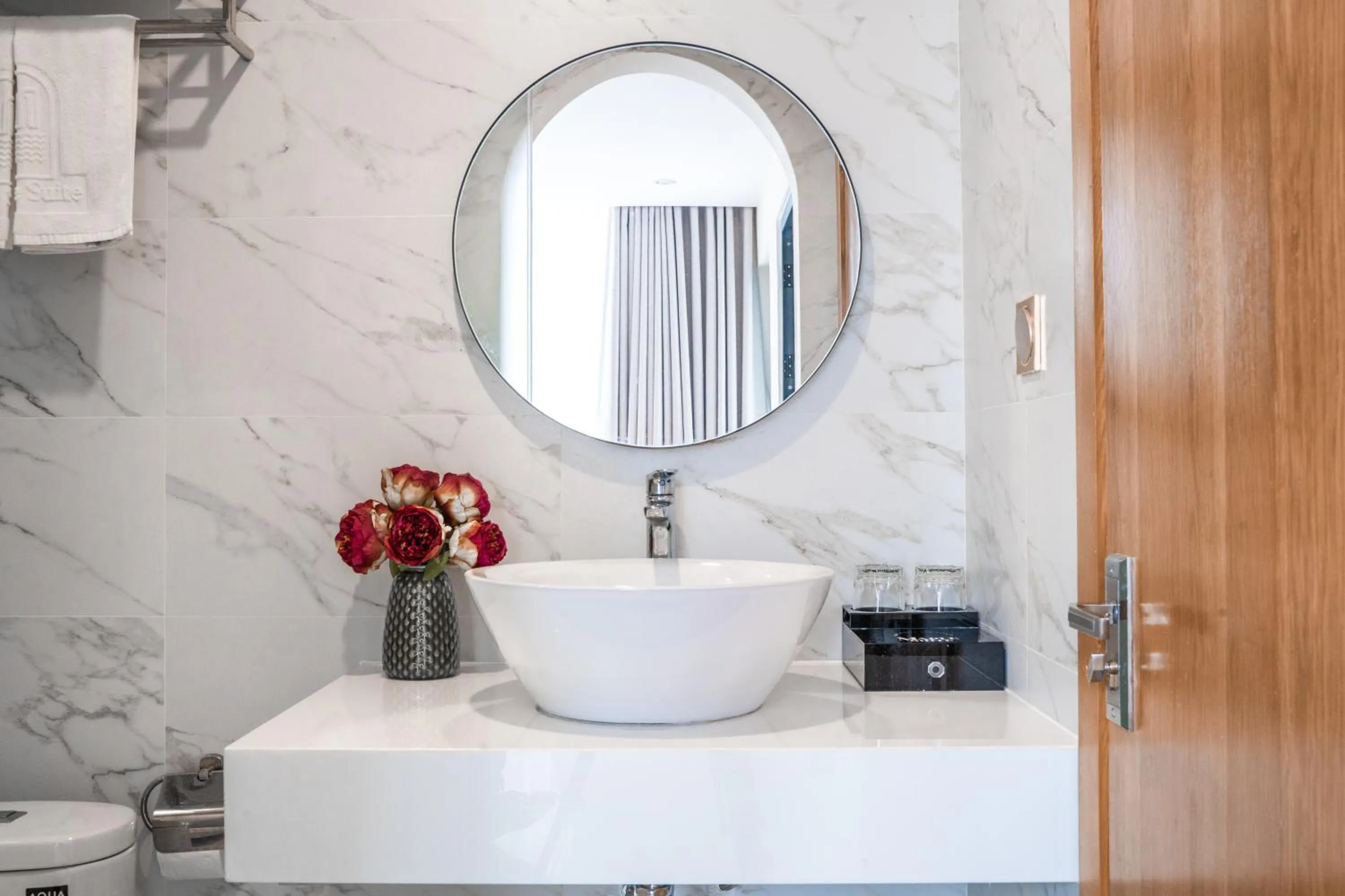 Bathroom in Maple Suite Hotel & Apartment