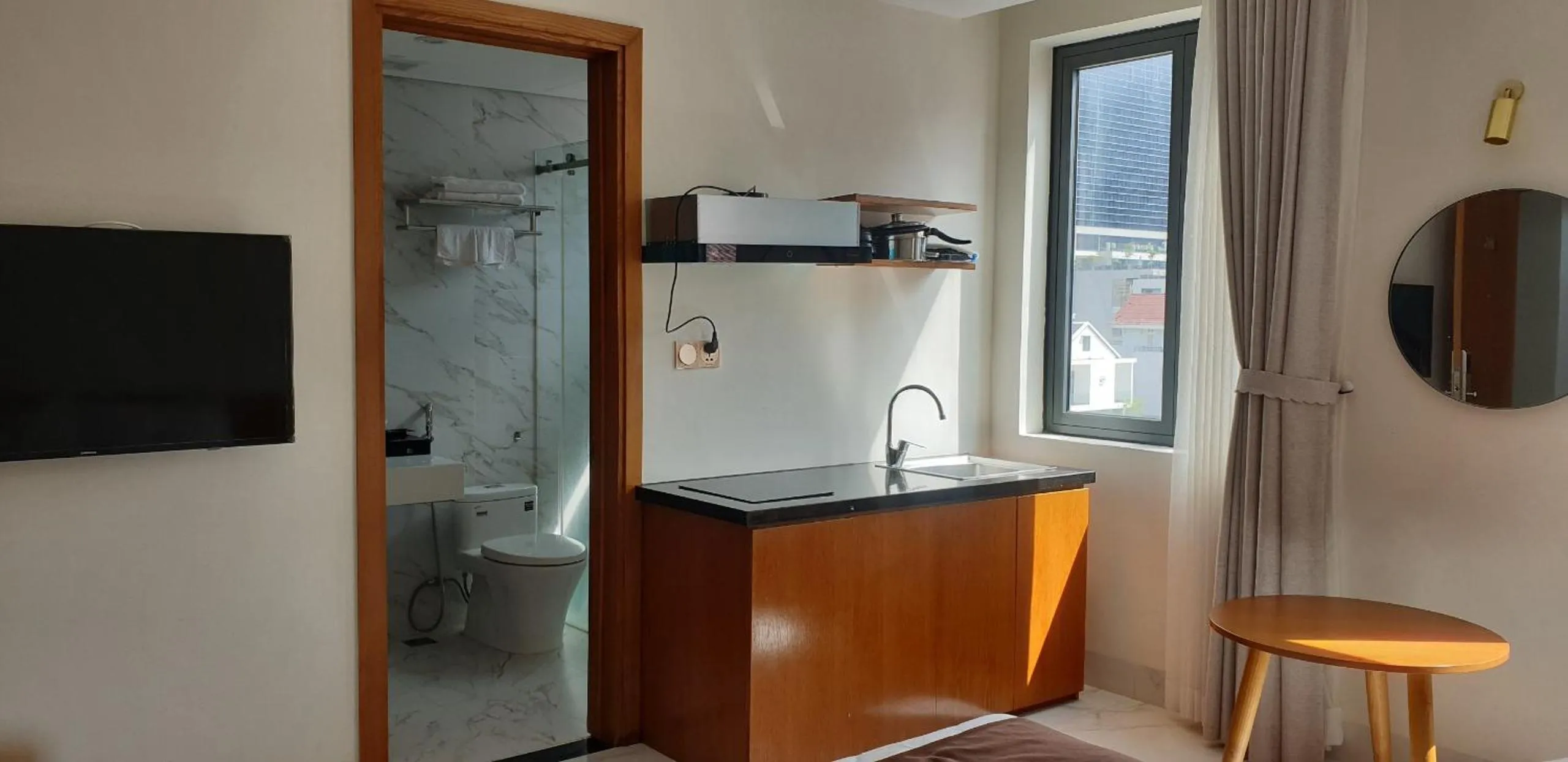 Kitchen or kitchenette in Maple Suite Hotel & Apartment