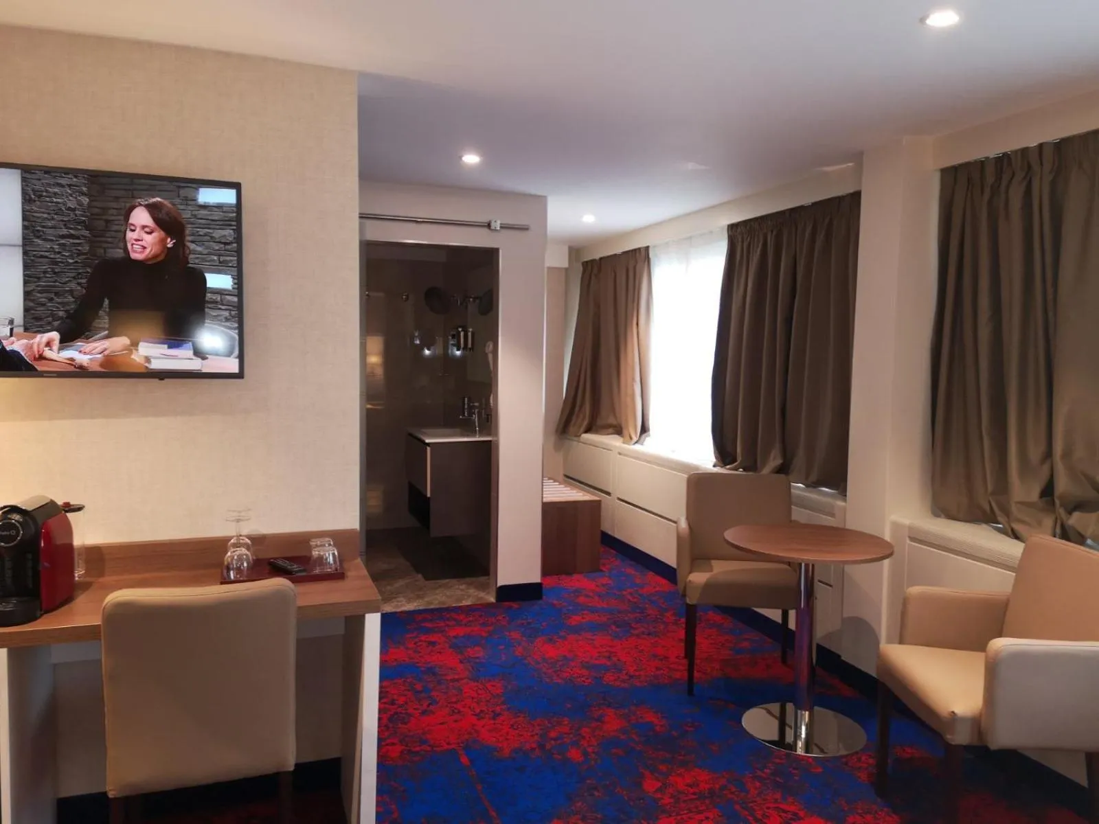 My Home Hotel - Free Parking