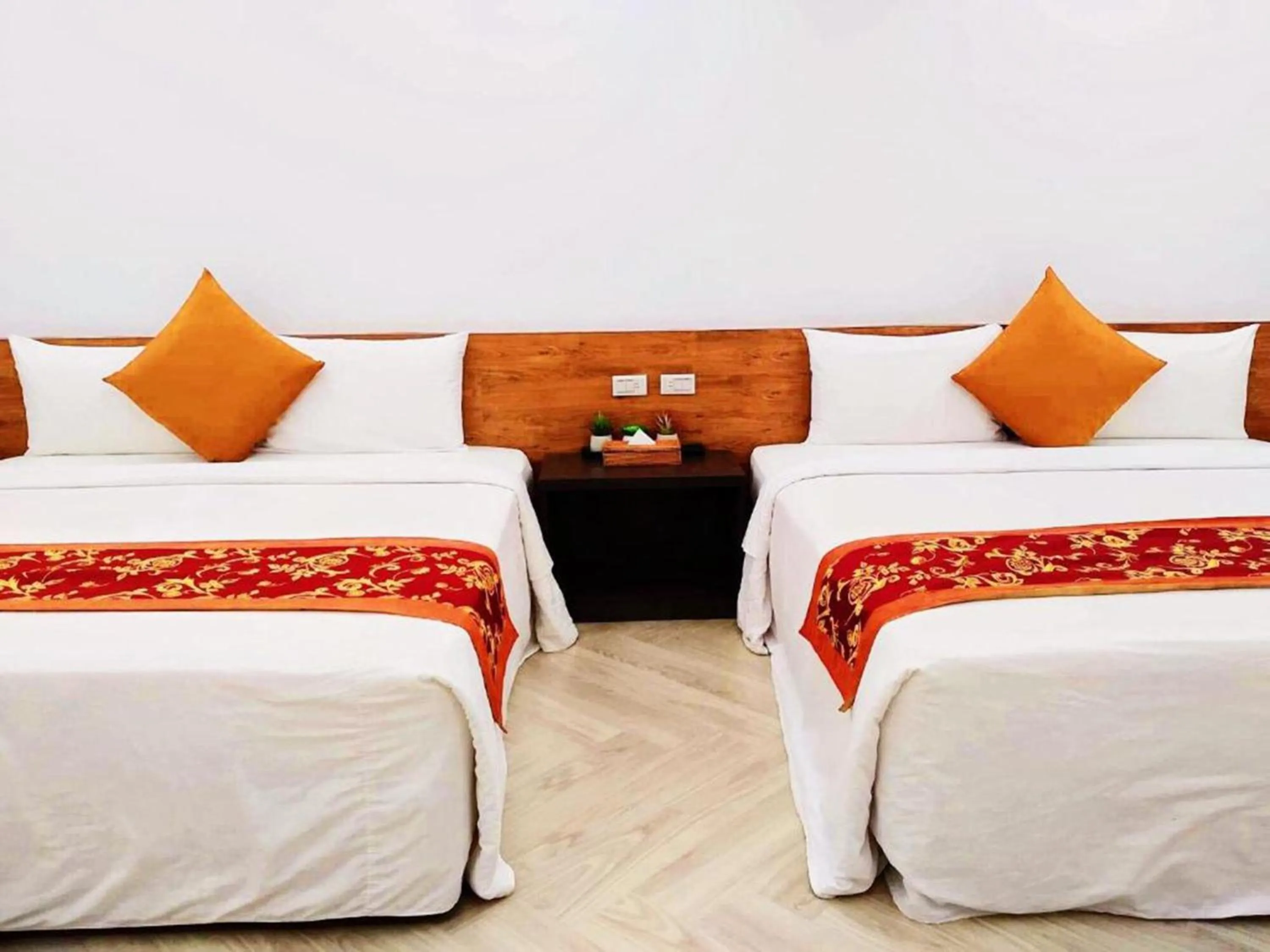 Decorative detail, Bed in Light Mountain Man