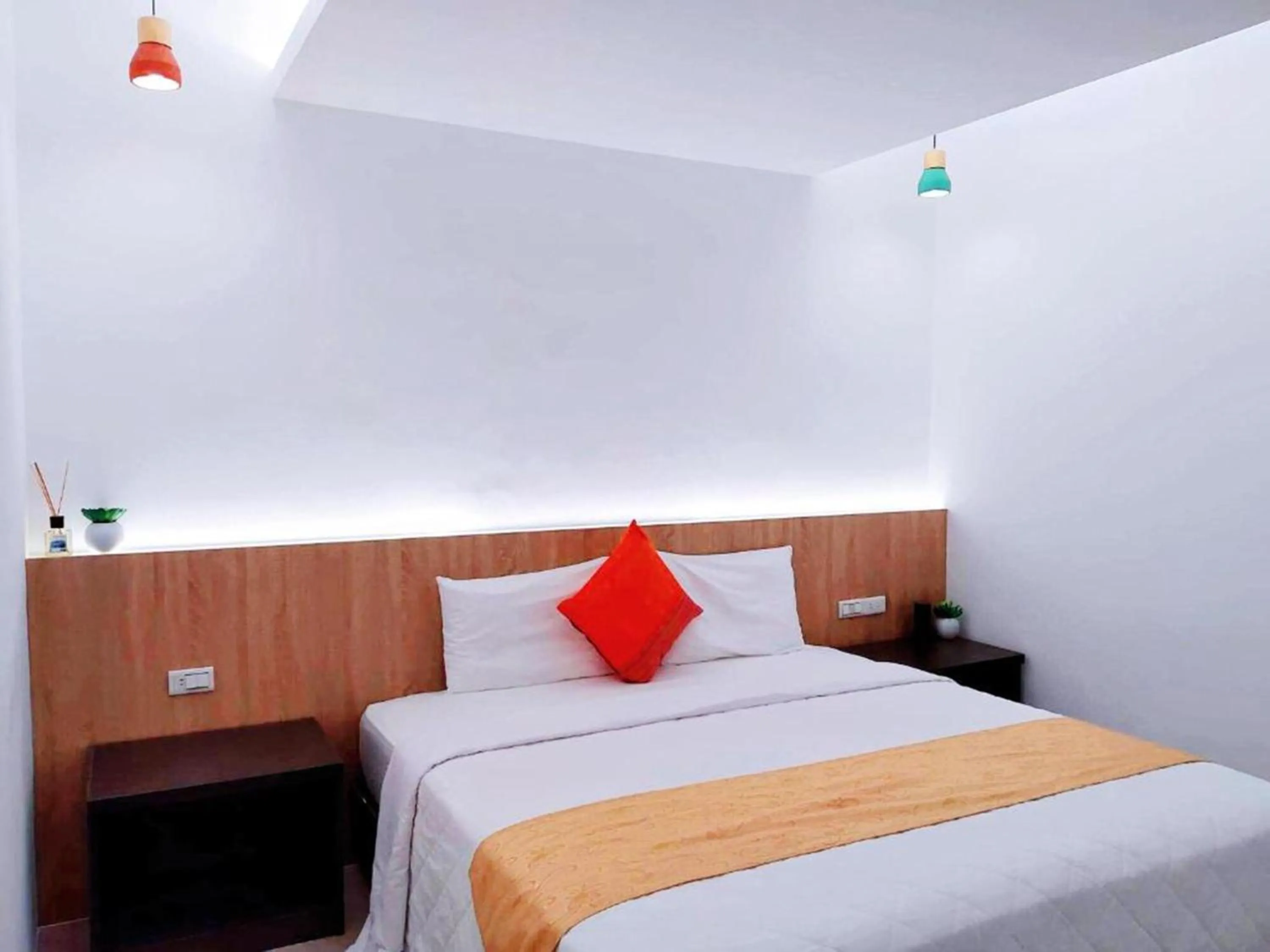 Decorative detail, Bed in Light Mountain Man
