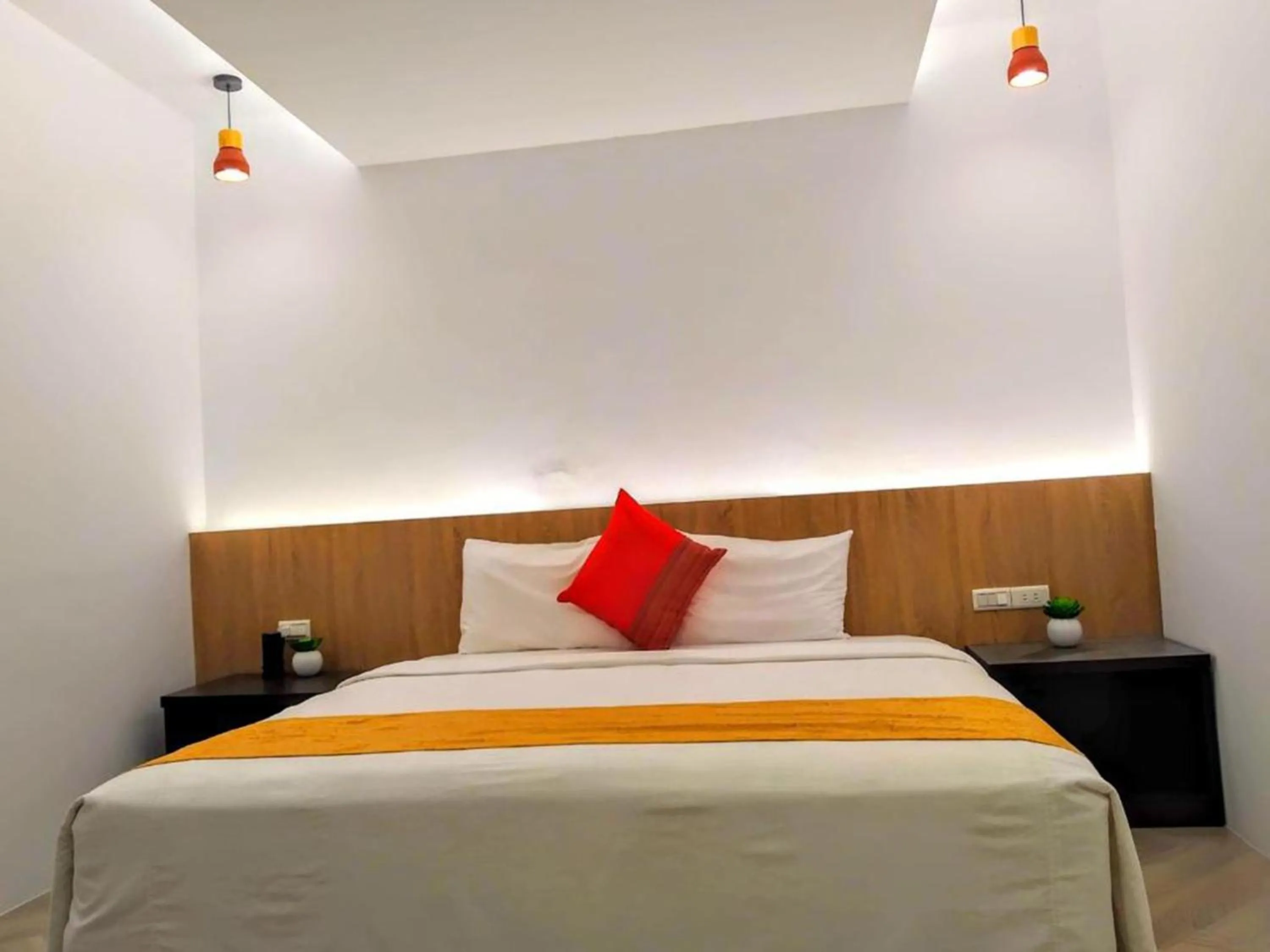 Decorative detail, Bed in Light Mountain Man