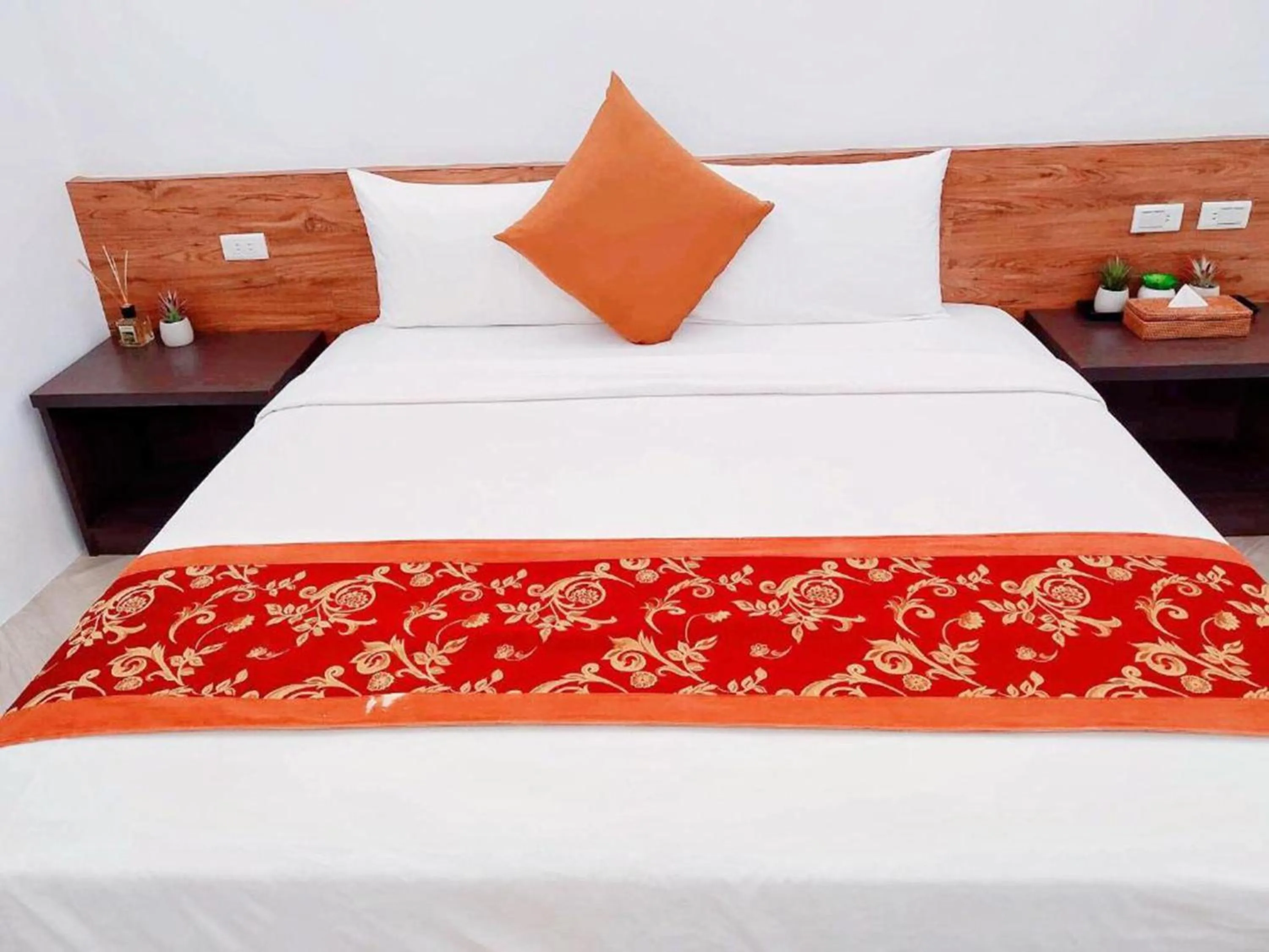 Decorative detail, Bed in Light Mountain Man