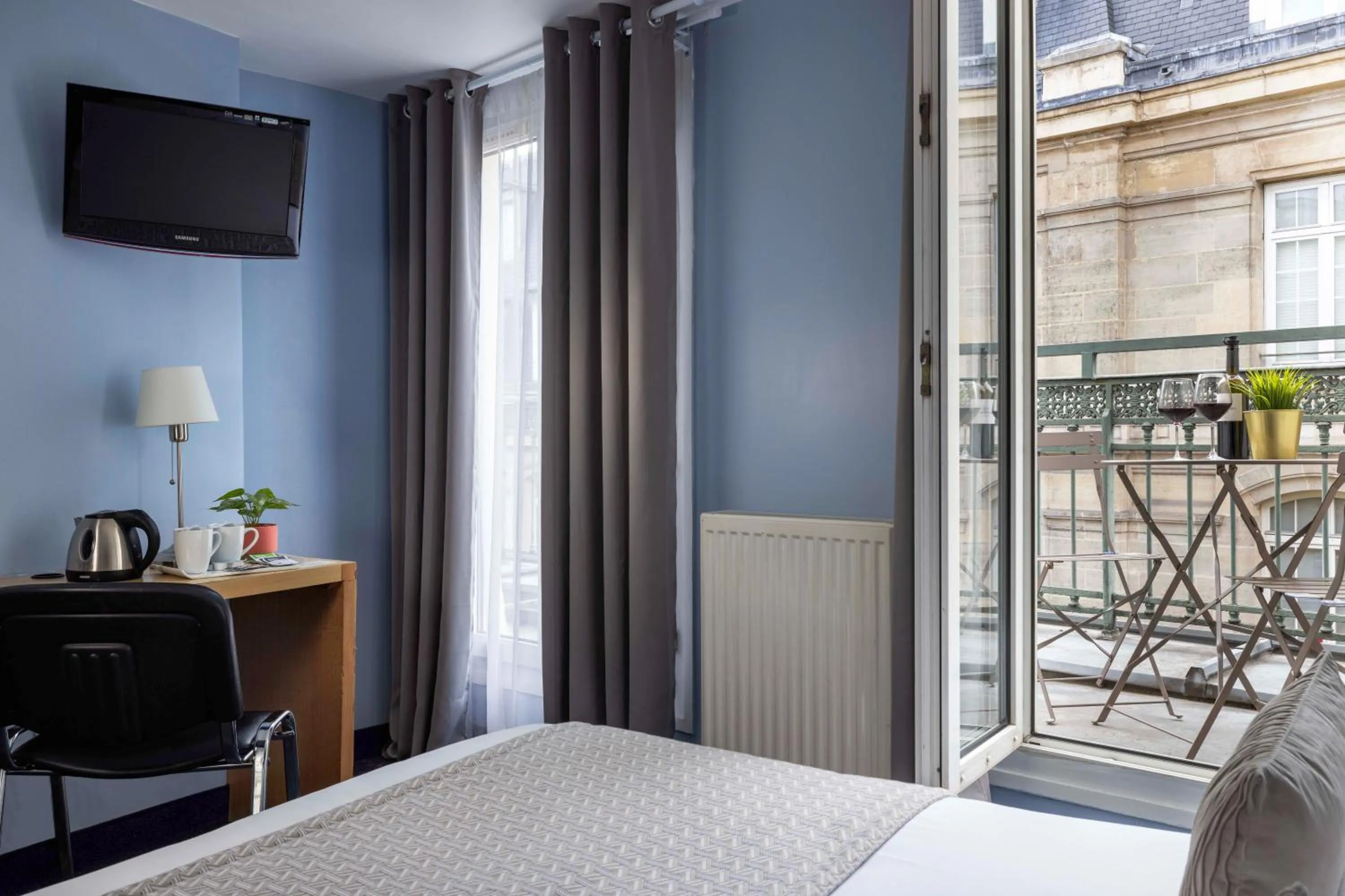 Bedroom, Bed in Grand Hotel du Calvados - Opera