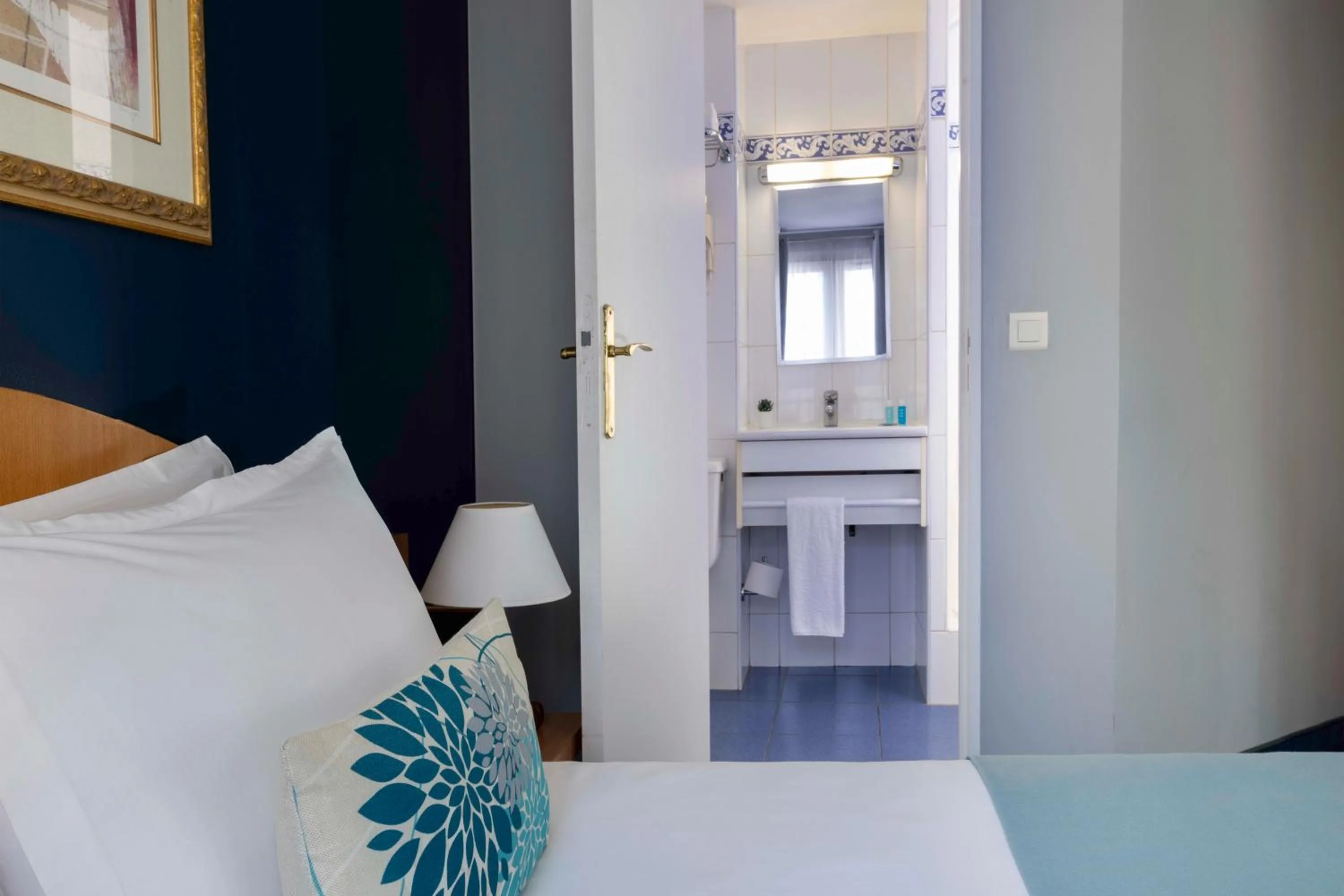 Bedroom, Bed in Grand Hotel du Calvados - Opera