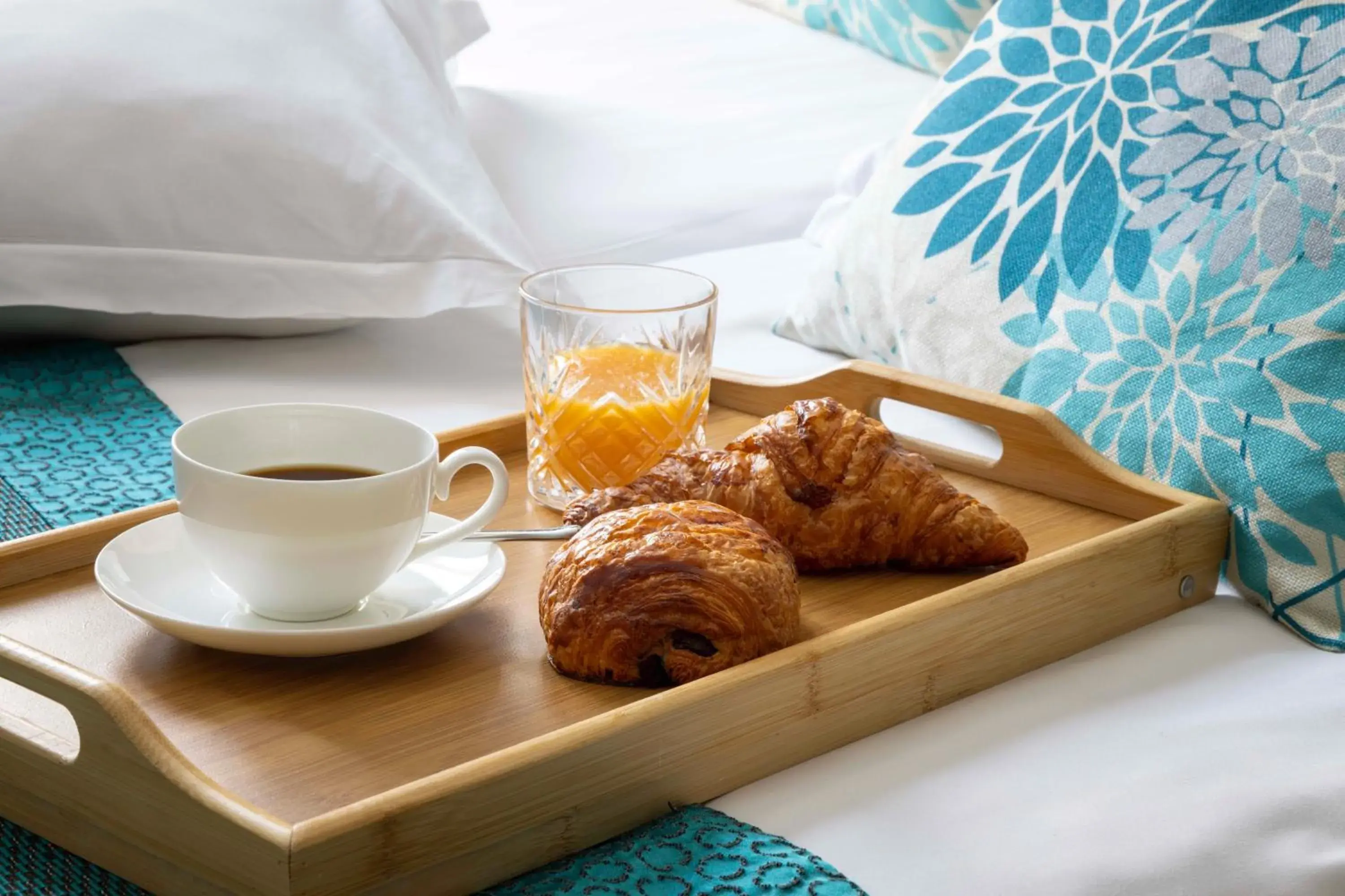 Breakfast, Bed in Grand Hotel du Calvados - Opera Breakfast, Bed in Grand Hotel du Calvados - Opera