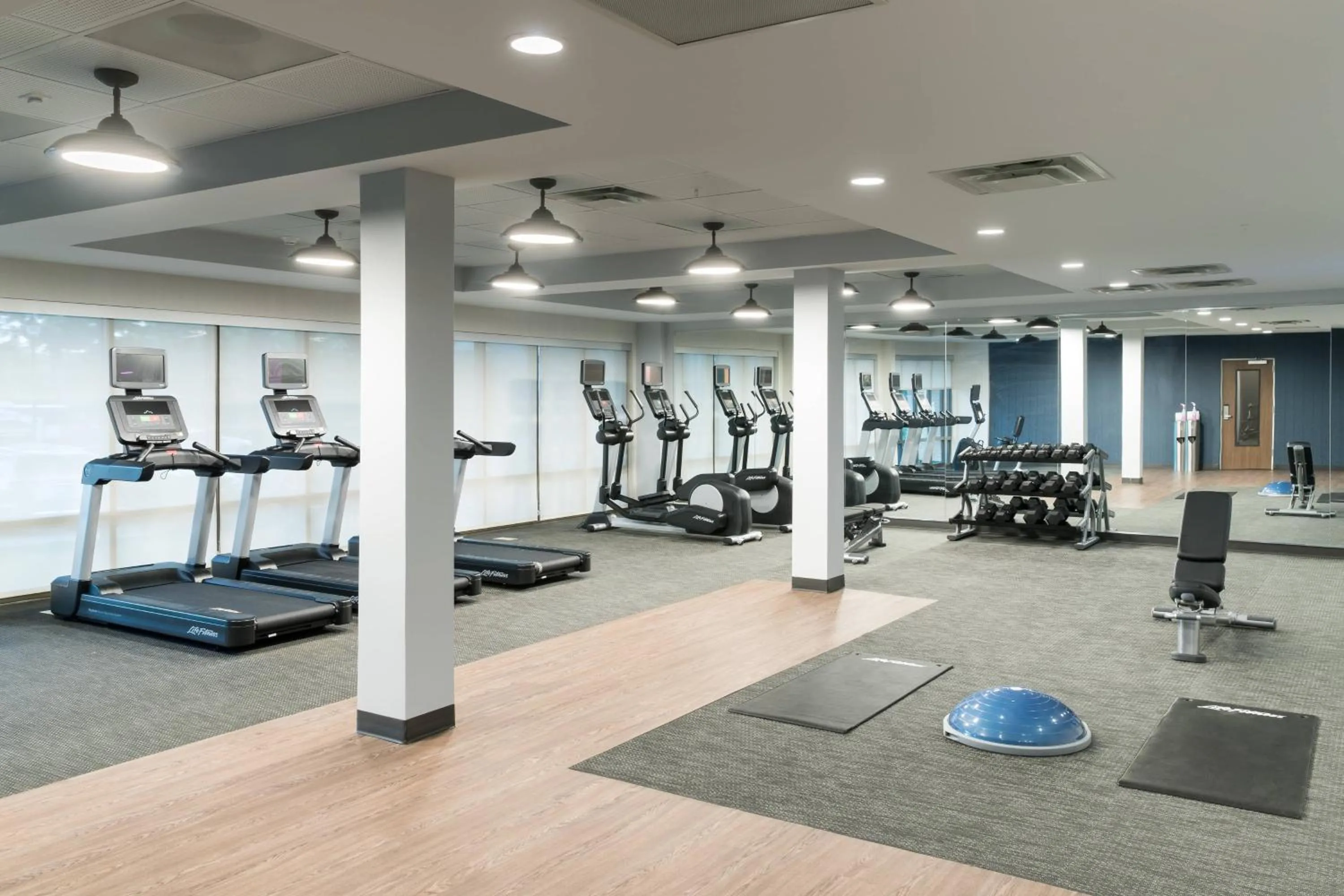 Fitness centre/facilities in Courtyard by Marriott Hilton Head Island