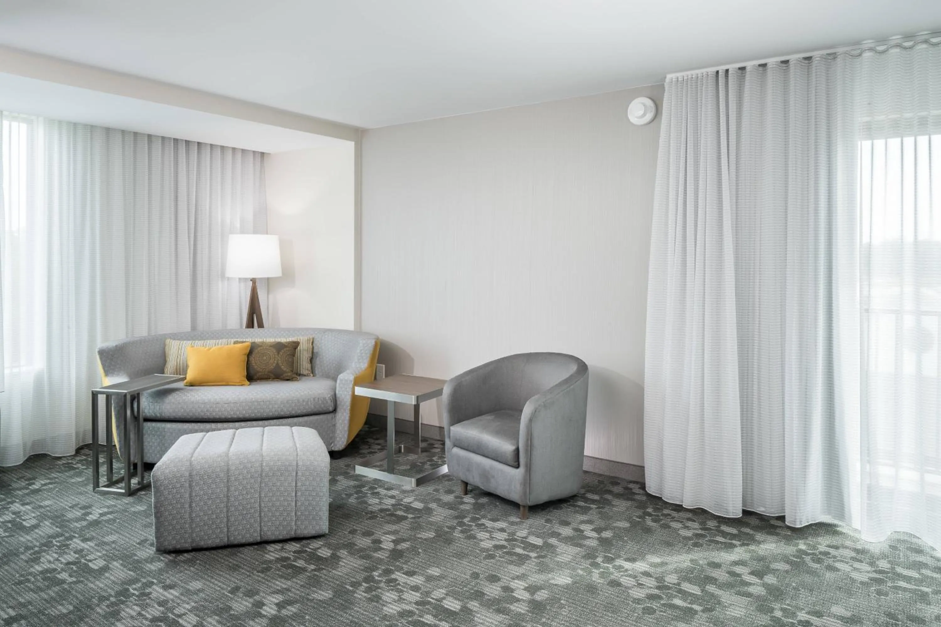 Photo of the whole room in Courtyard by Marriott Hilton Head Island