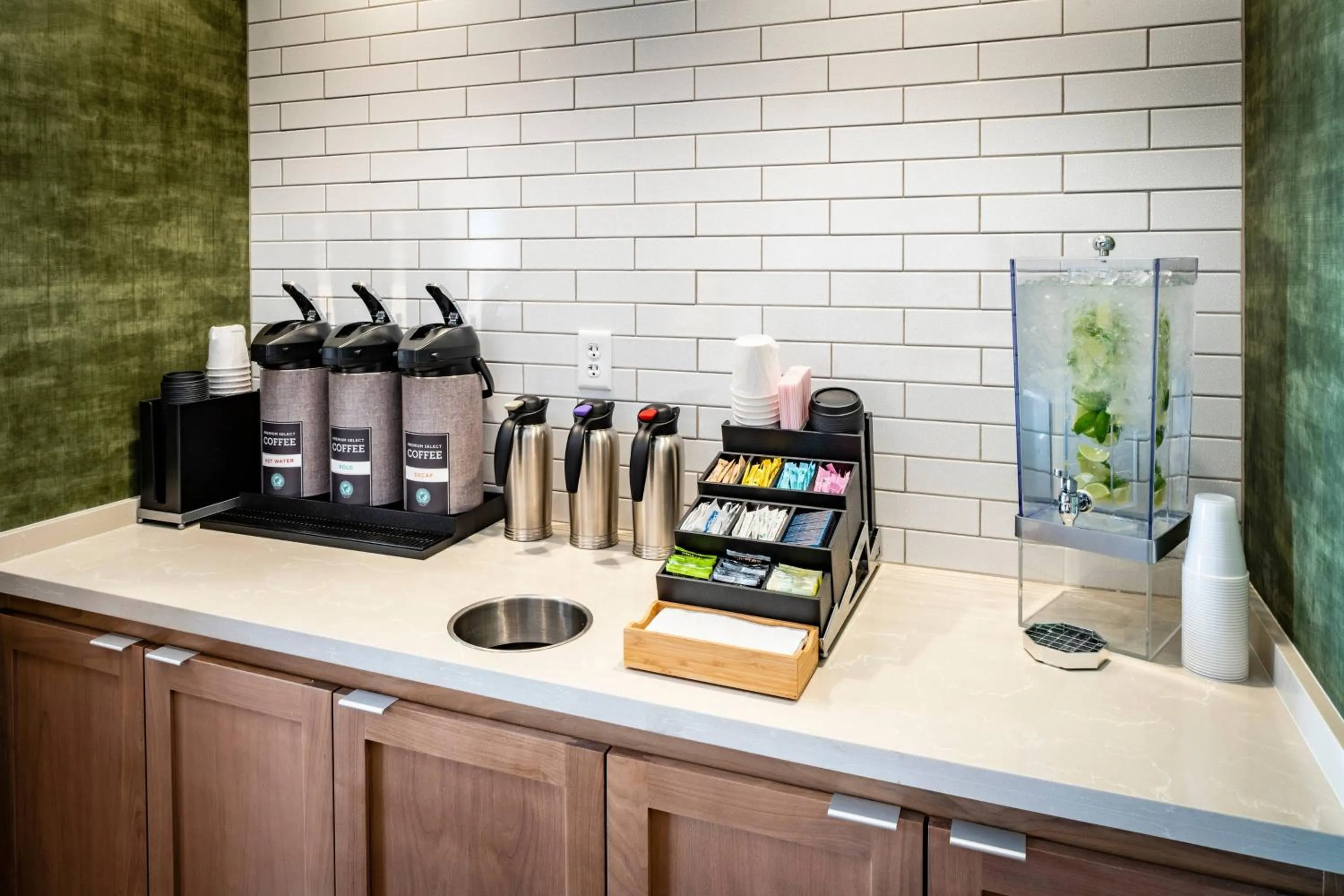 Restaurant/places to eat in Fairfield Inn & Suites Las Vegas Northwest