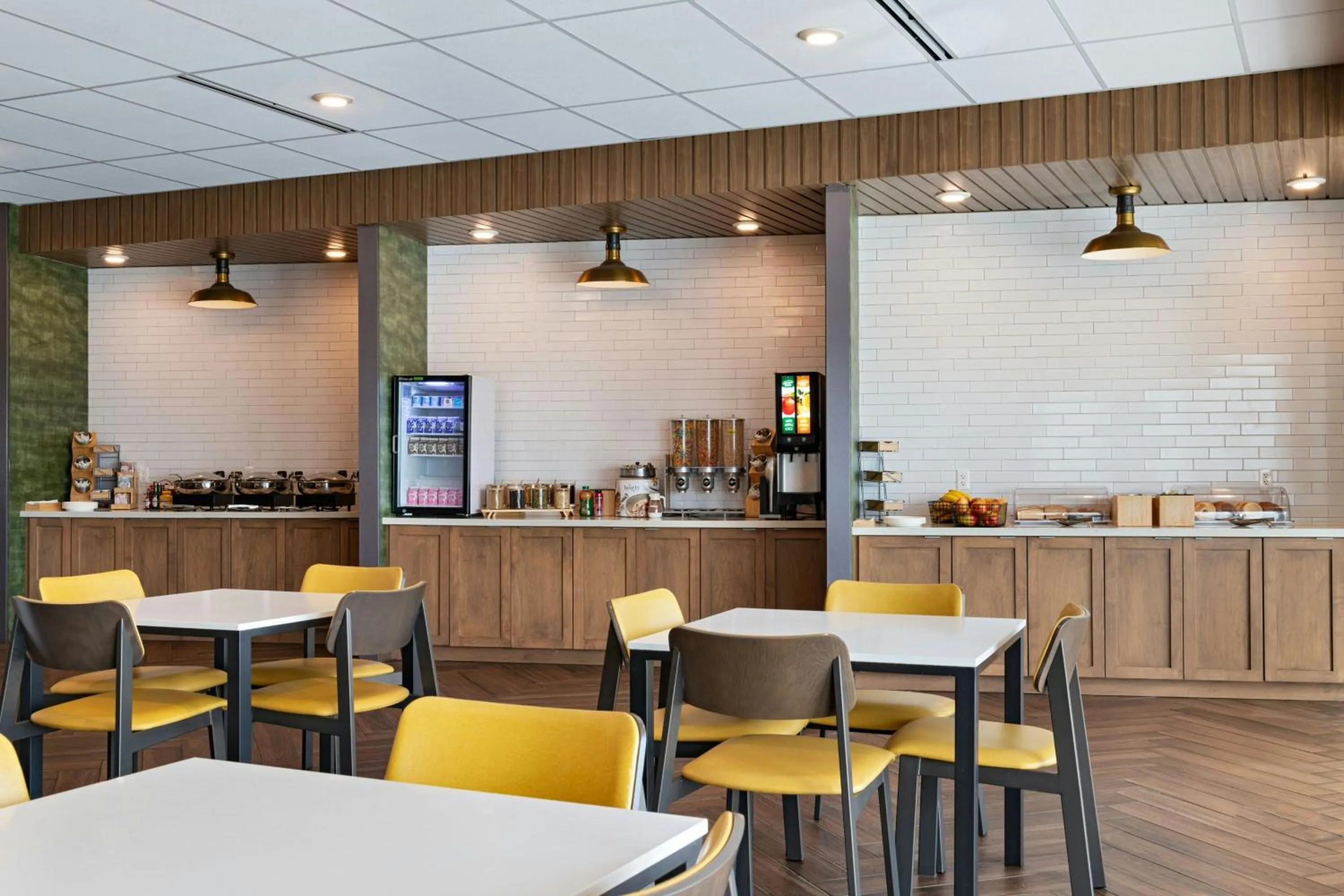 Breakfast in Fairfield Inn and Suites by Marriott St Louis Downtown