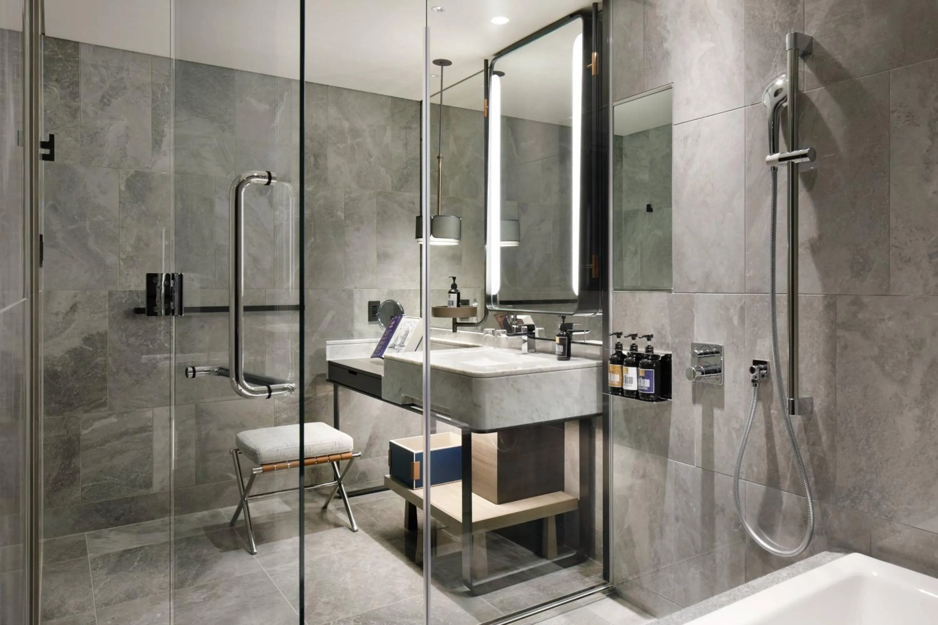 Bathroom in mesm Tokyo, Autograph Collection