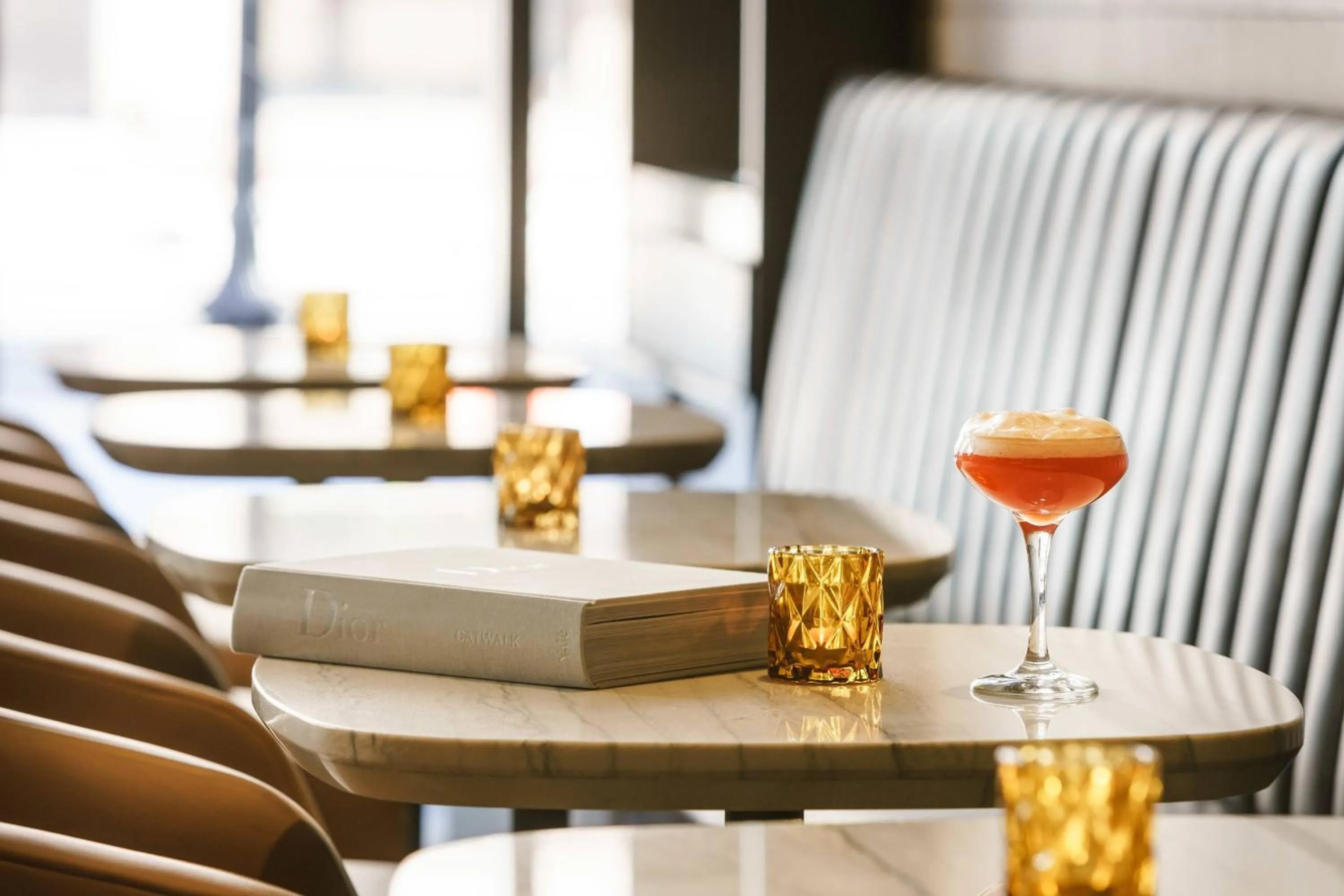 Lounge or bar in AC Hotel by Marriott Washington DC Downtown