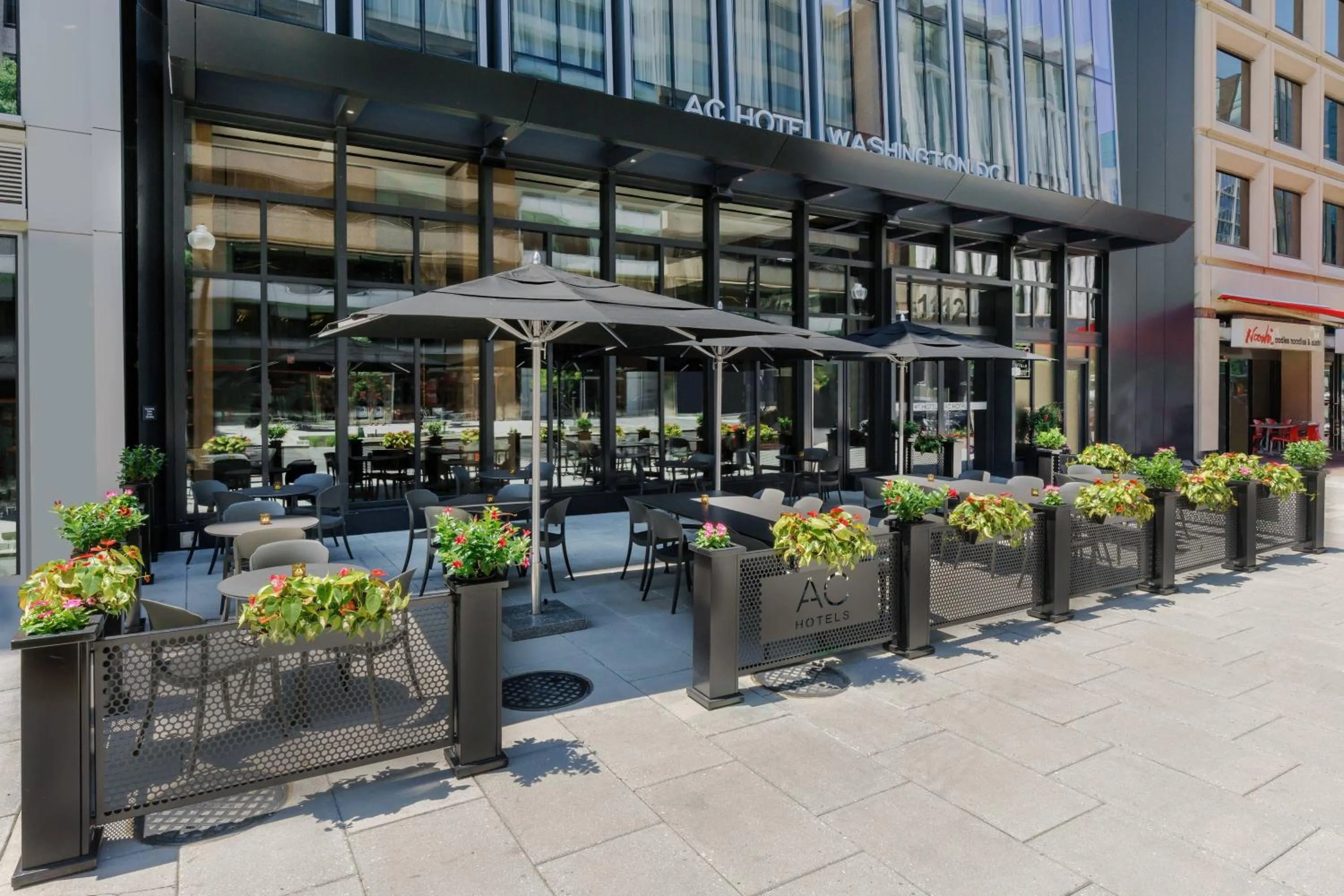 Lounge or bar in AC Hotel by Marriott Washington DC Downtown