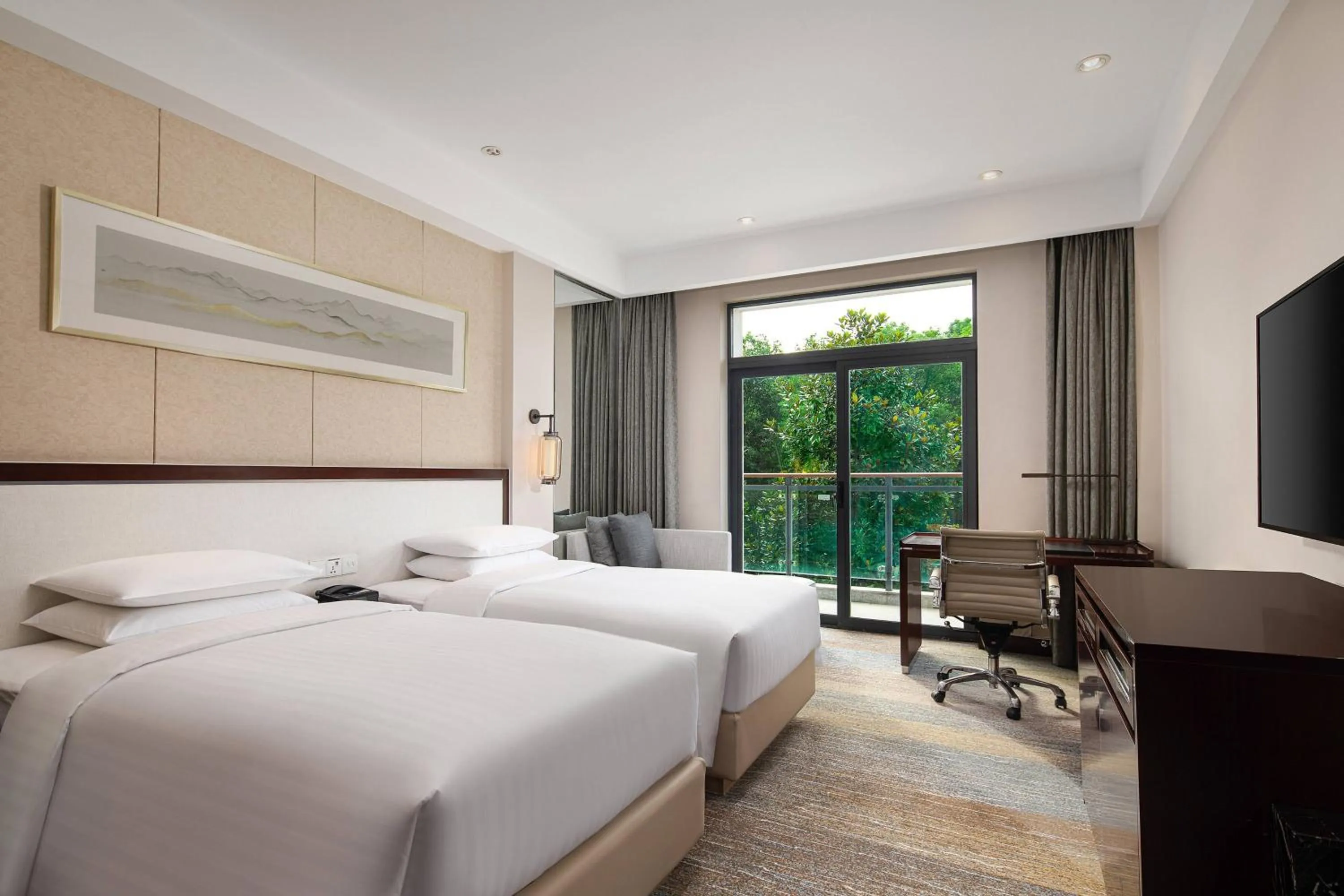 Photo of the whole room, Bed in Courtyard by Marriott Wuxi Lihu Lake