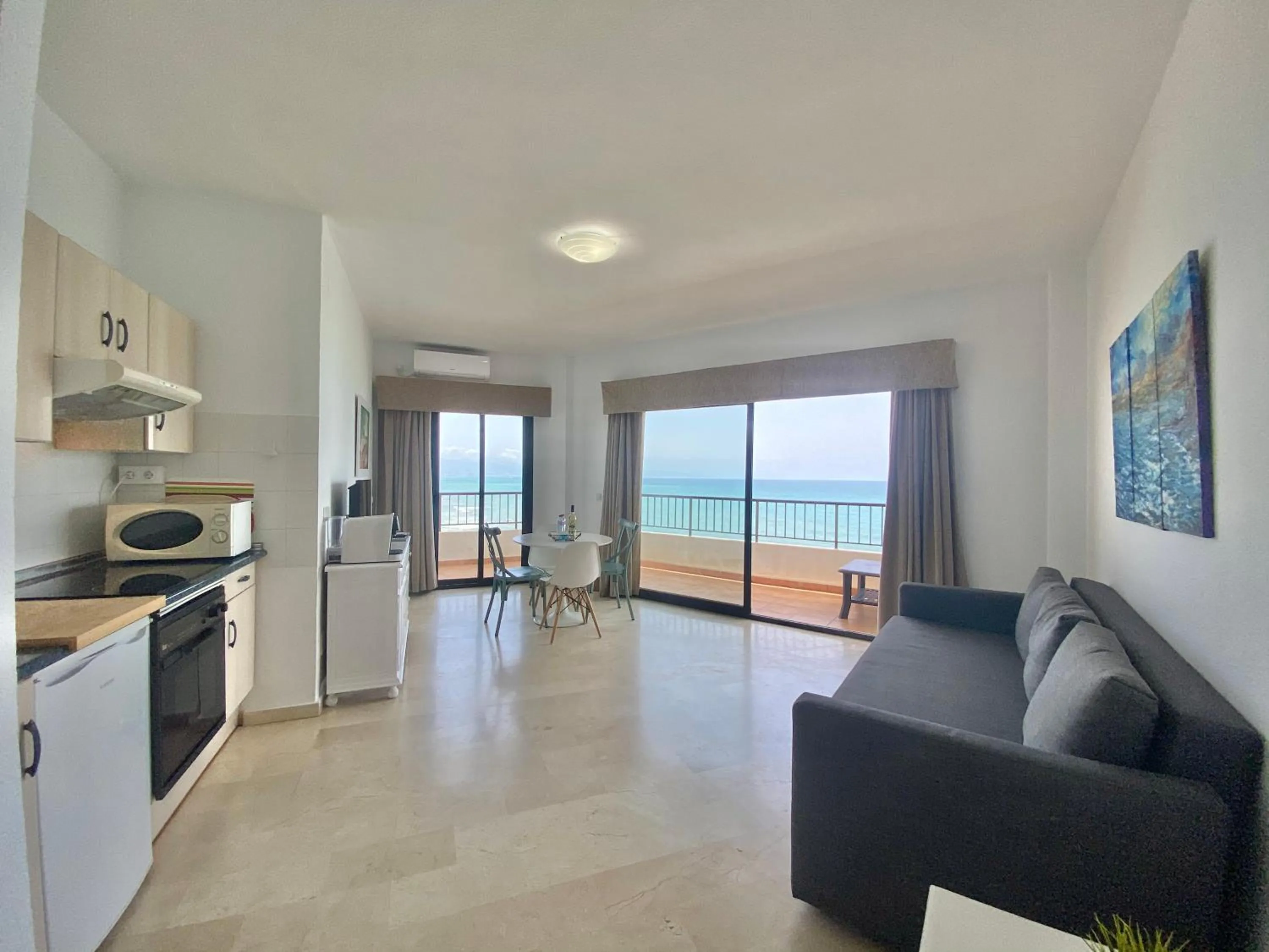 Living room in Apartamentos Turísticos Castillo del Vigia