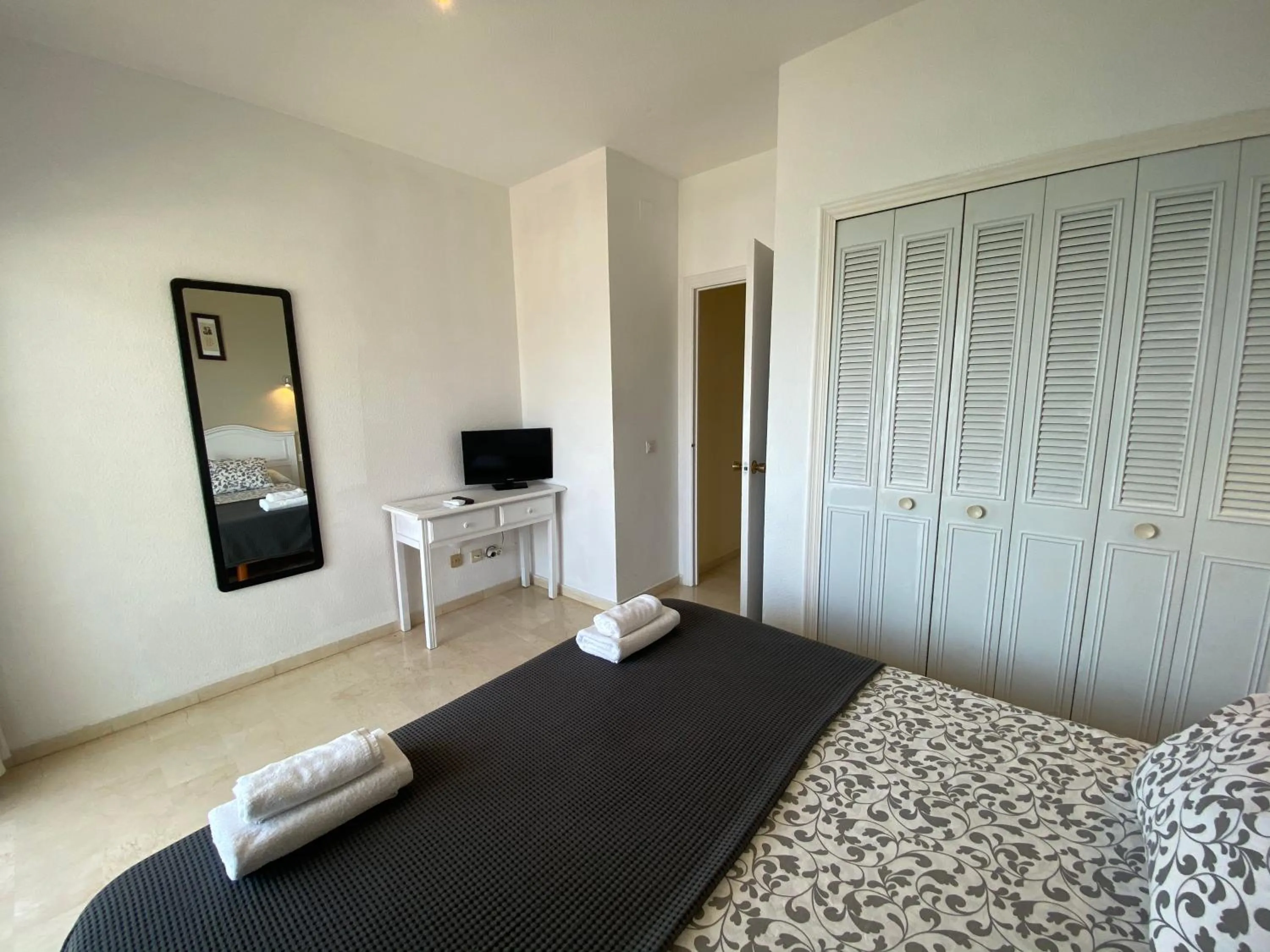 Bedroom, Bed in Apartamentos Turísticos Castillo del Vigia