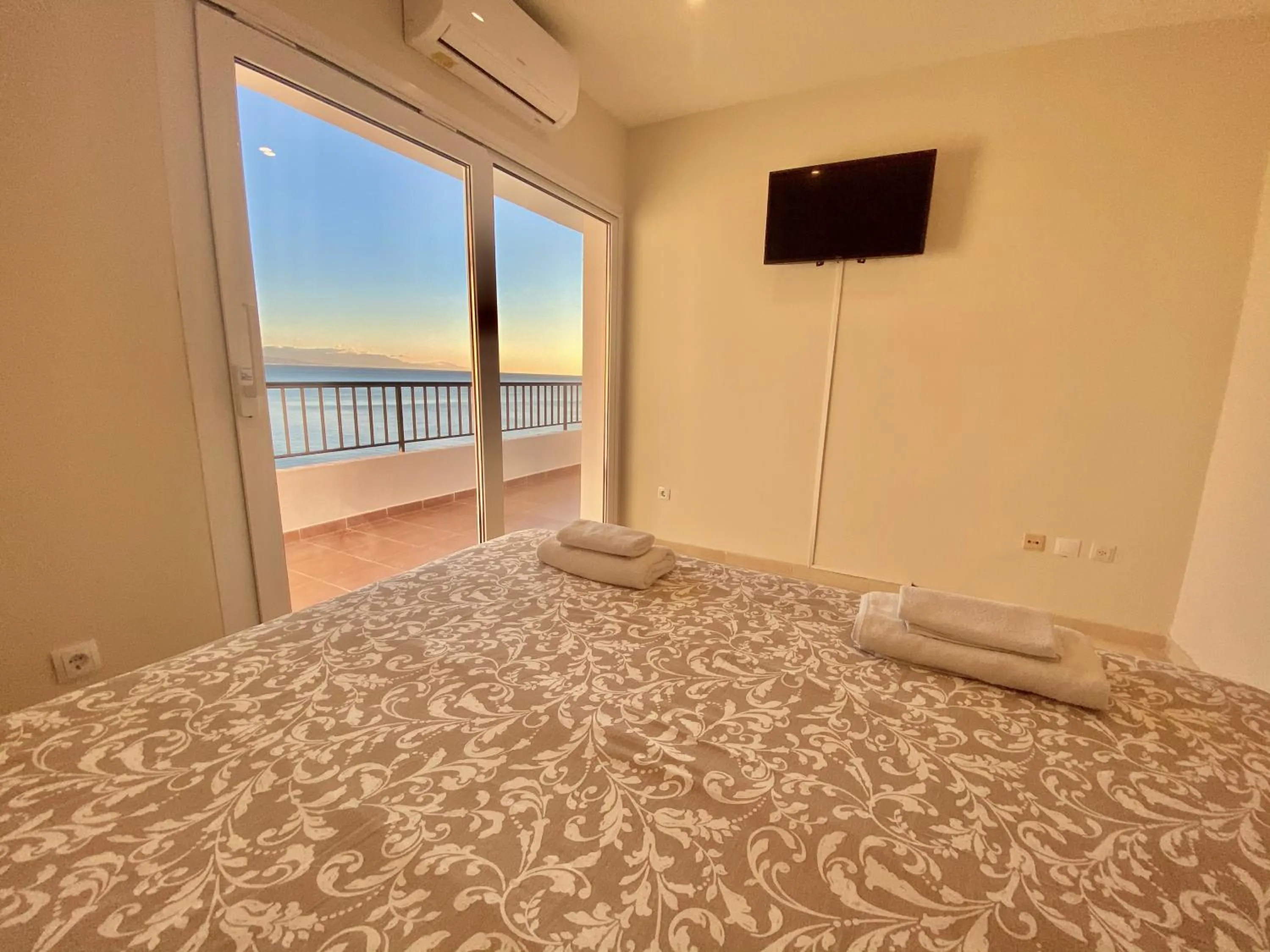 Bedroom, Bed in Apartamentos Turísticos Castillo del Vigia