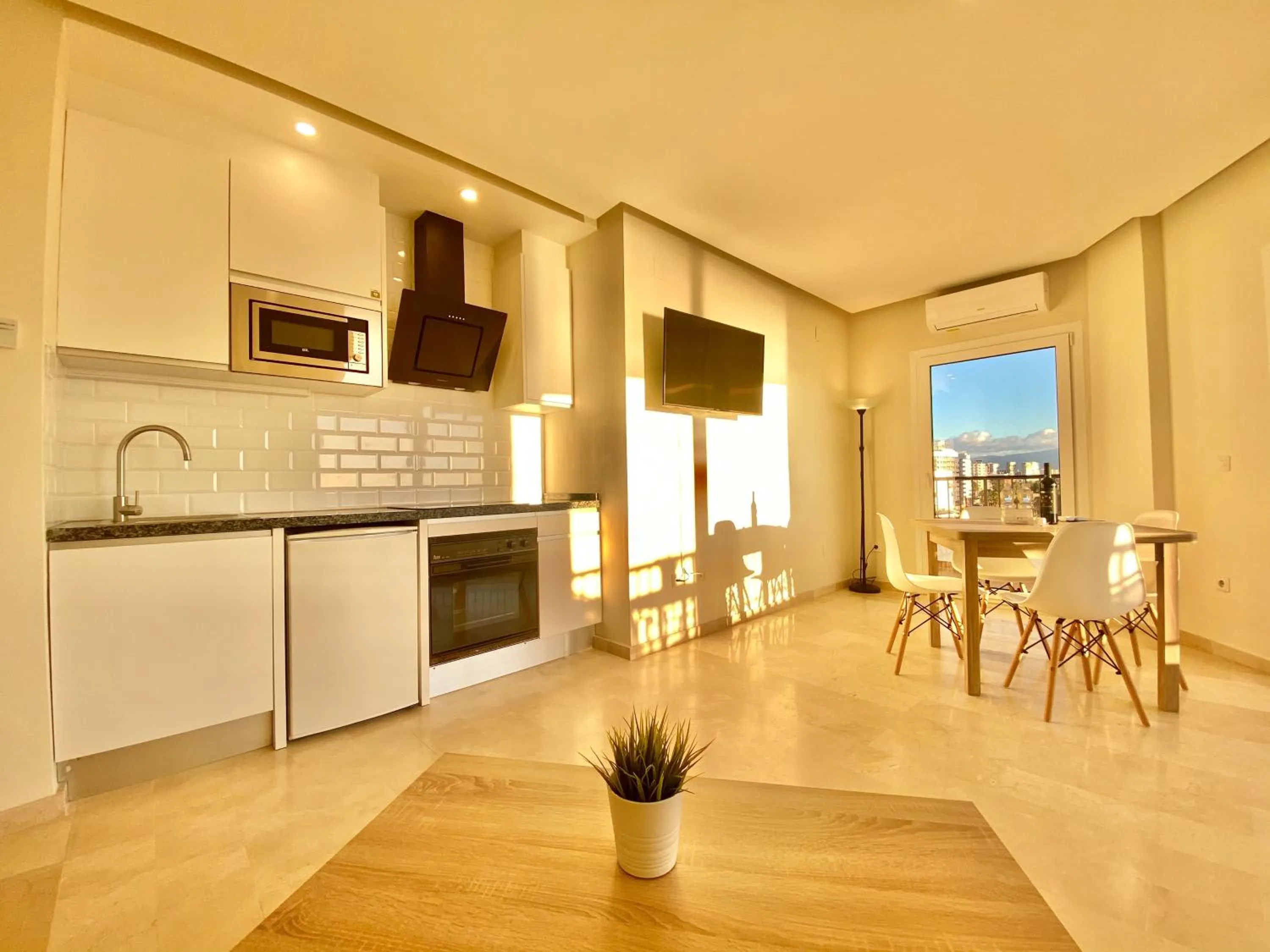 Dining area in Apartamentos Turísticos Castillo del Vigia