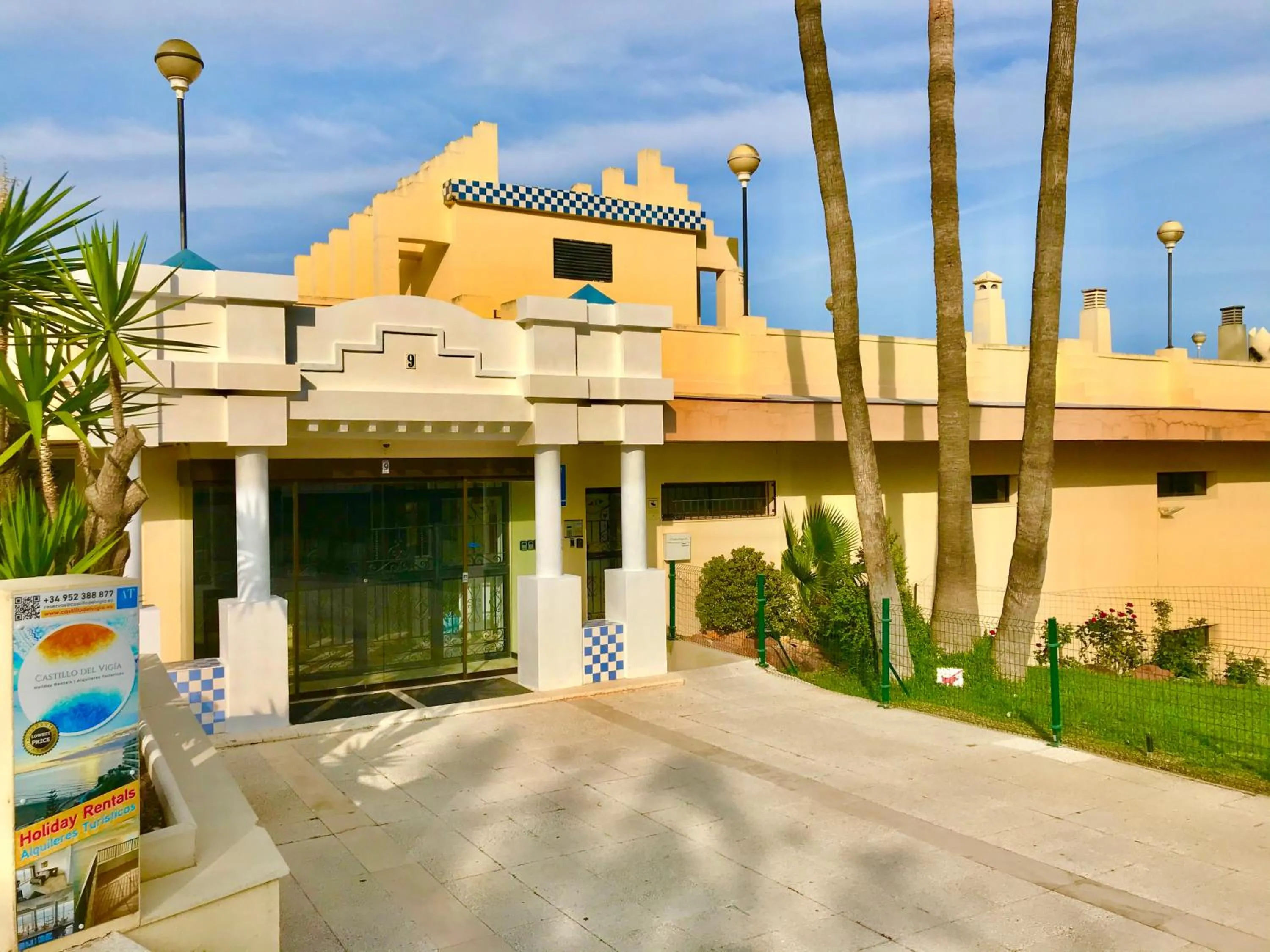 Facade/entrance in Apartamentos Turísticos Castillo del Vigia