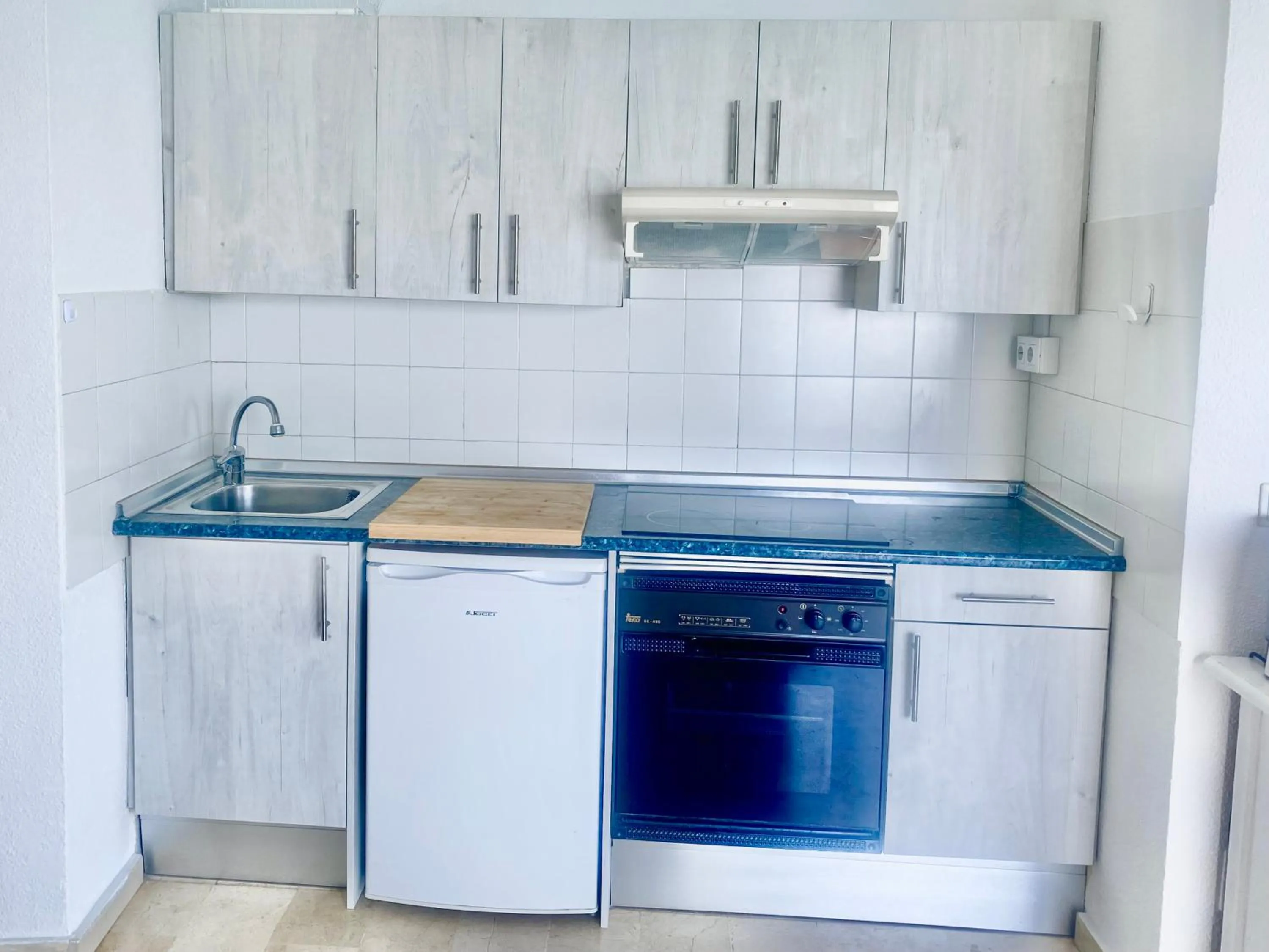 Kitchen or kitchenette in Apartamentos Turísticos Castillo del Vigia