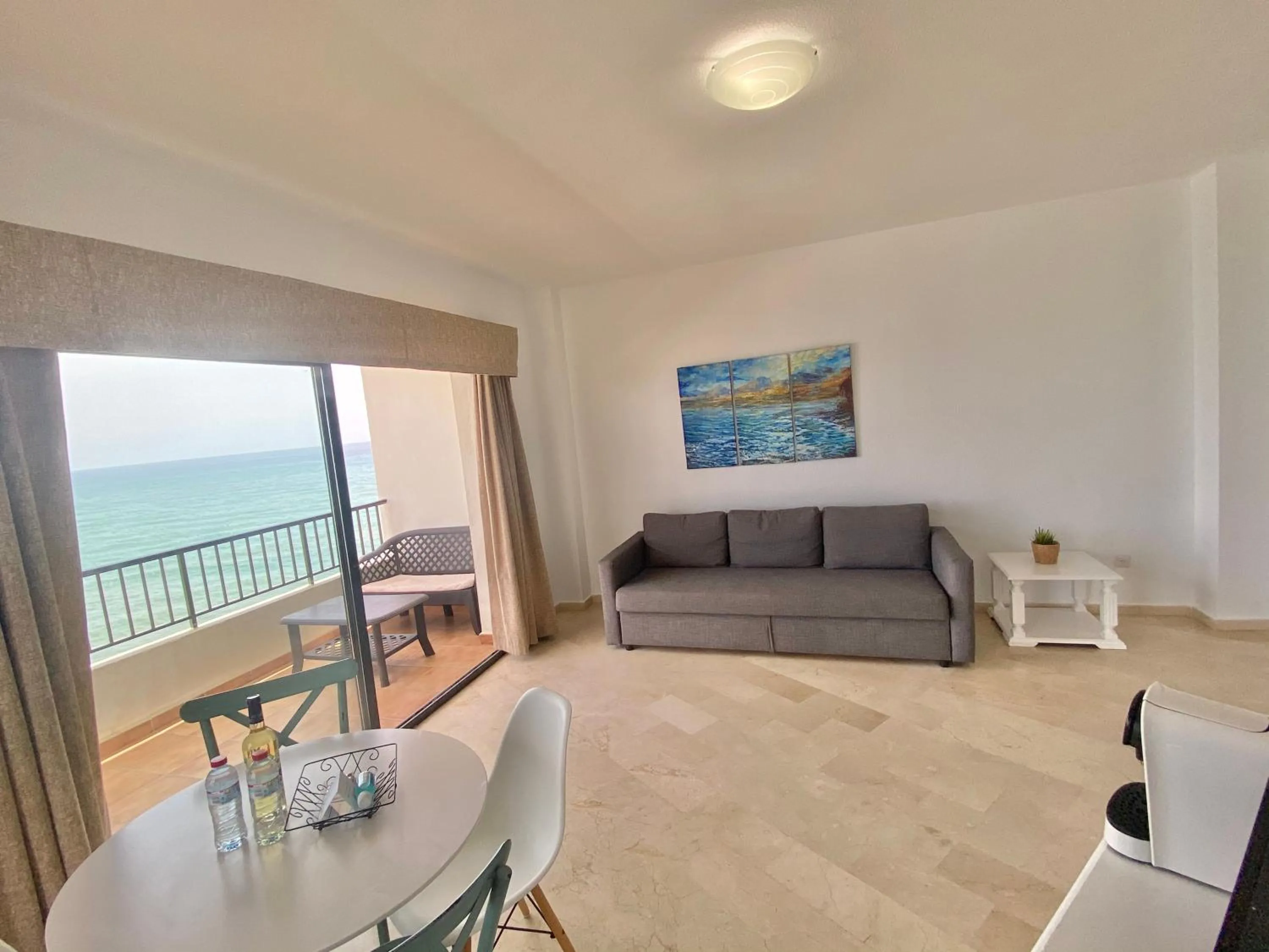 Living room in Apartamentos Turísticos Castillo del Vigia