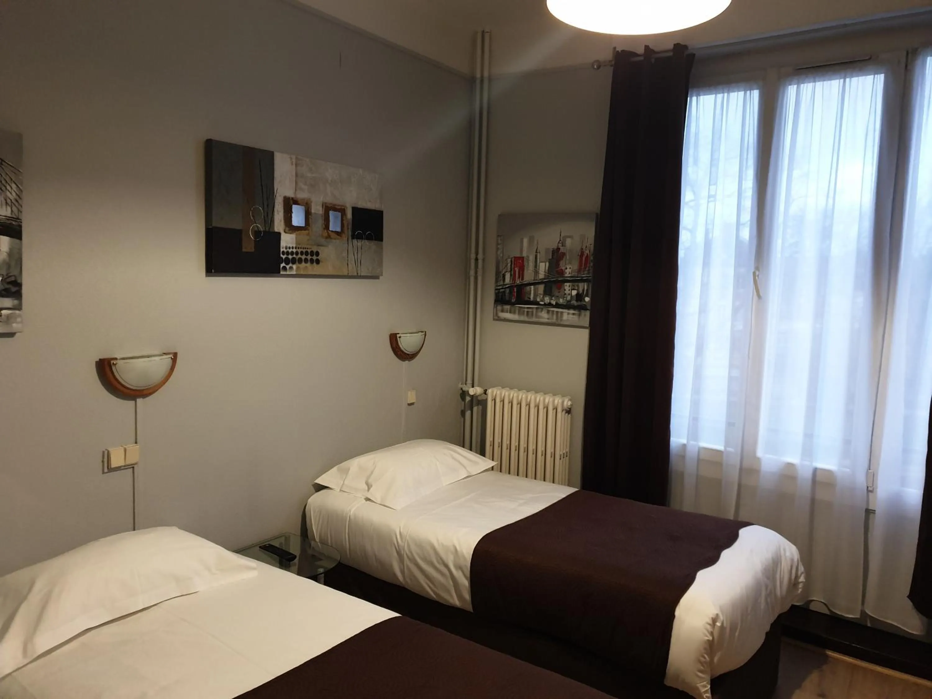 Photo of the whole room, Bed in Hotel Le Splendid