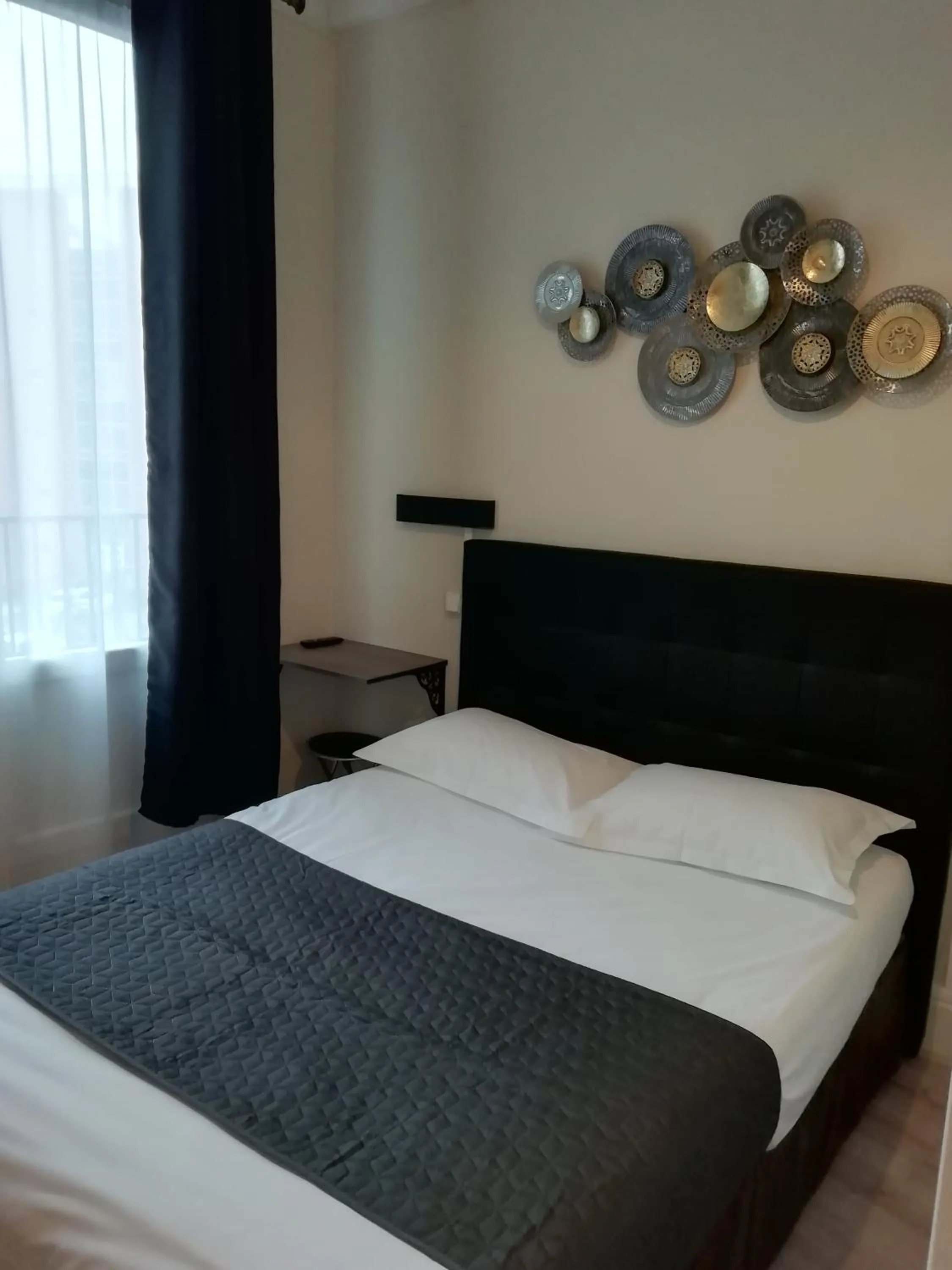 Bedroom, Bed in Hotel Le Splendid