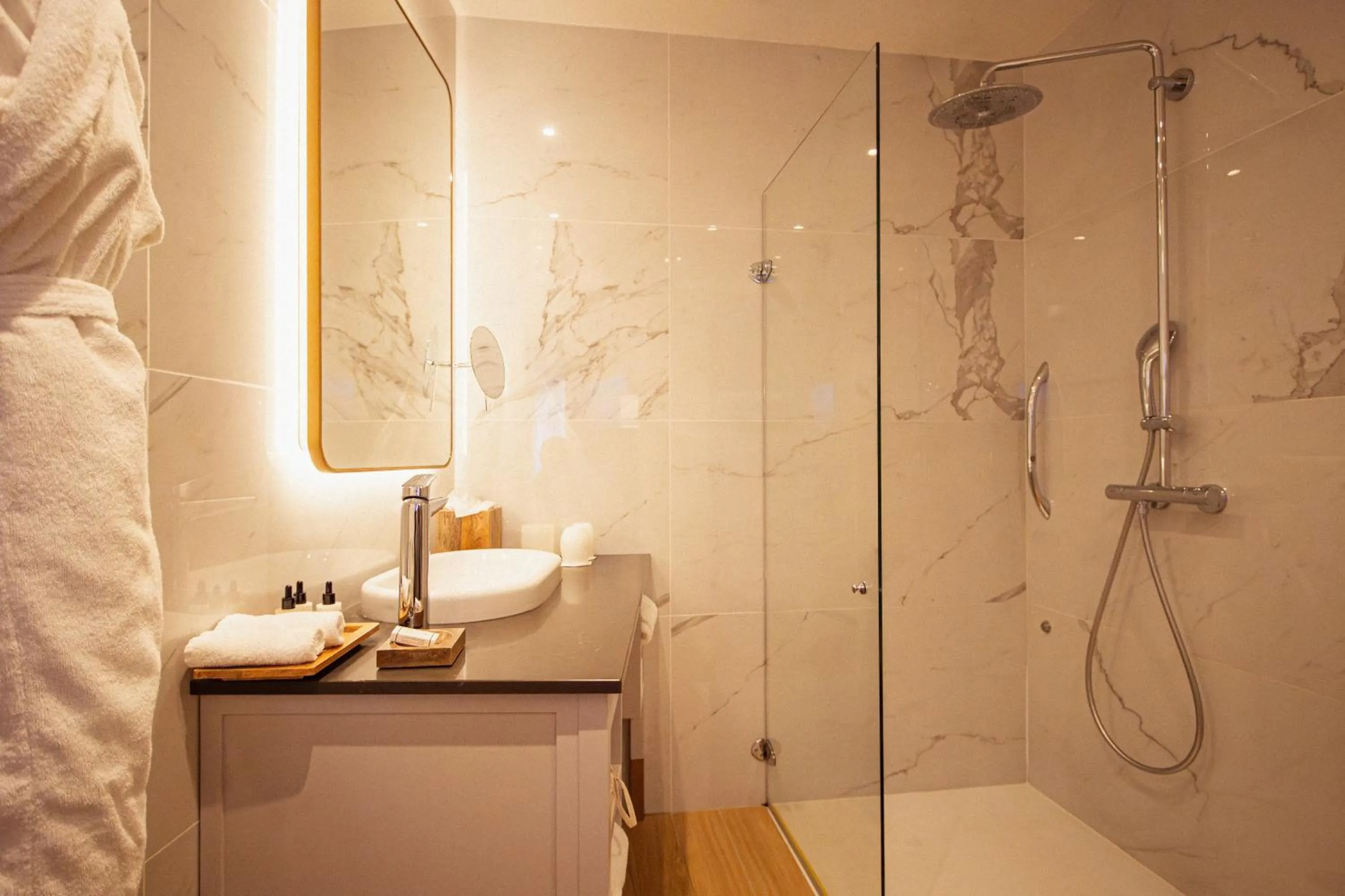 Bathroom in Hôtel Le Walt by Inwood Hotels