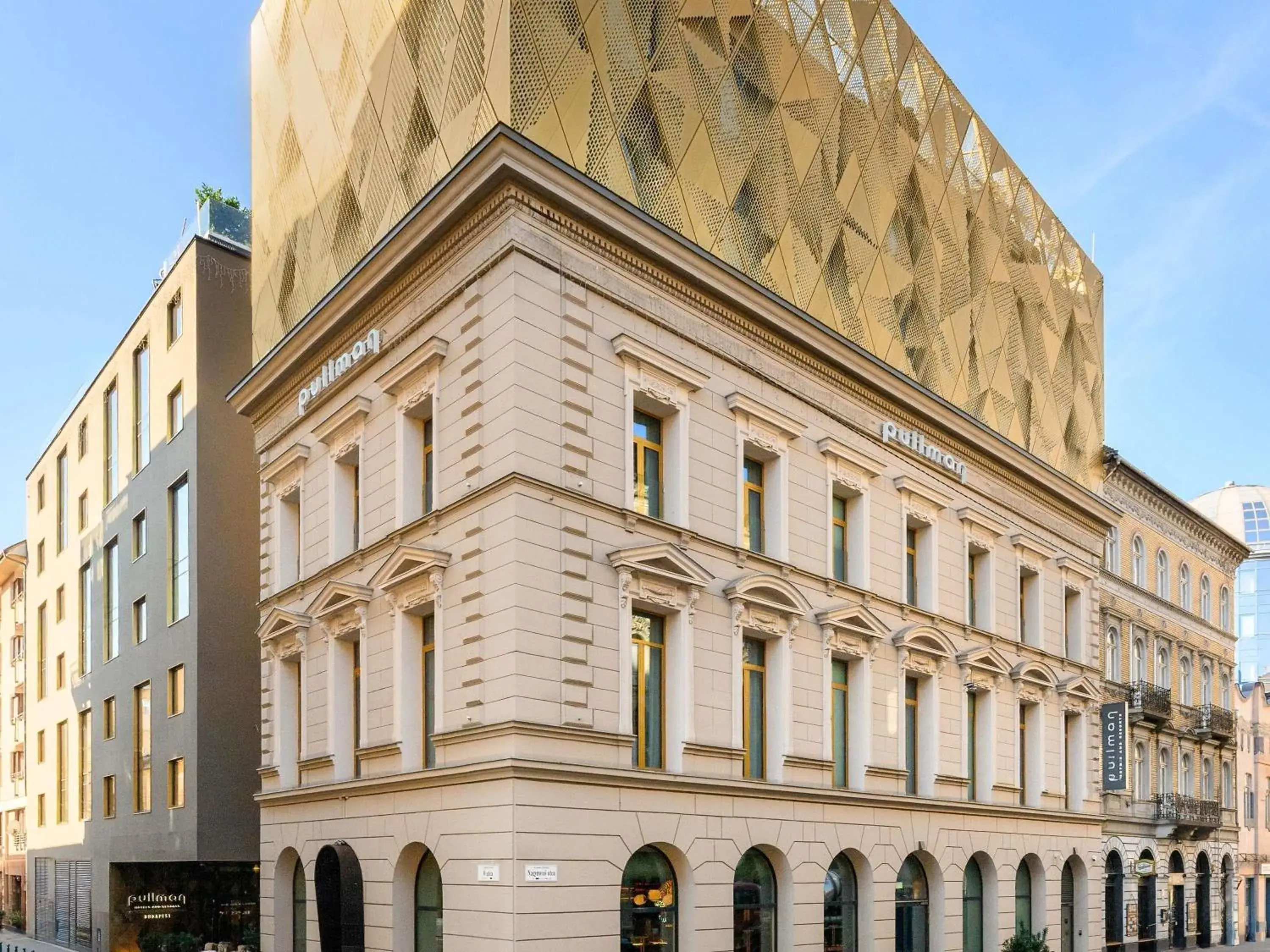 Property building in Pullman Budapest Property building in Pullman Budapest