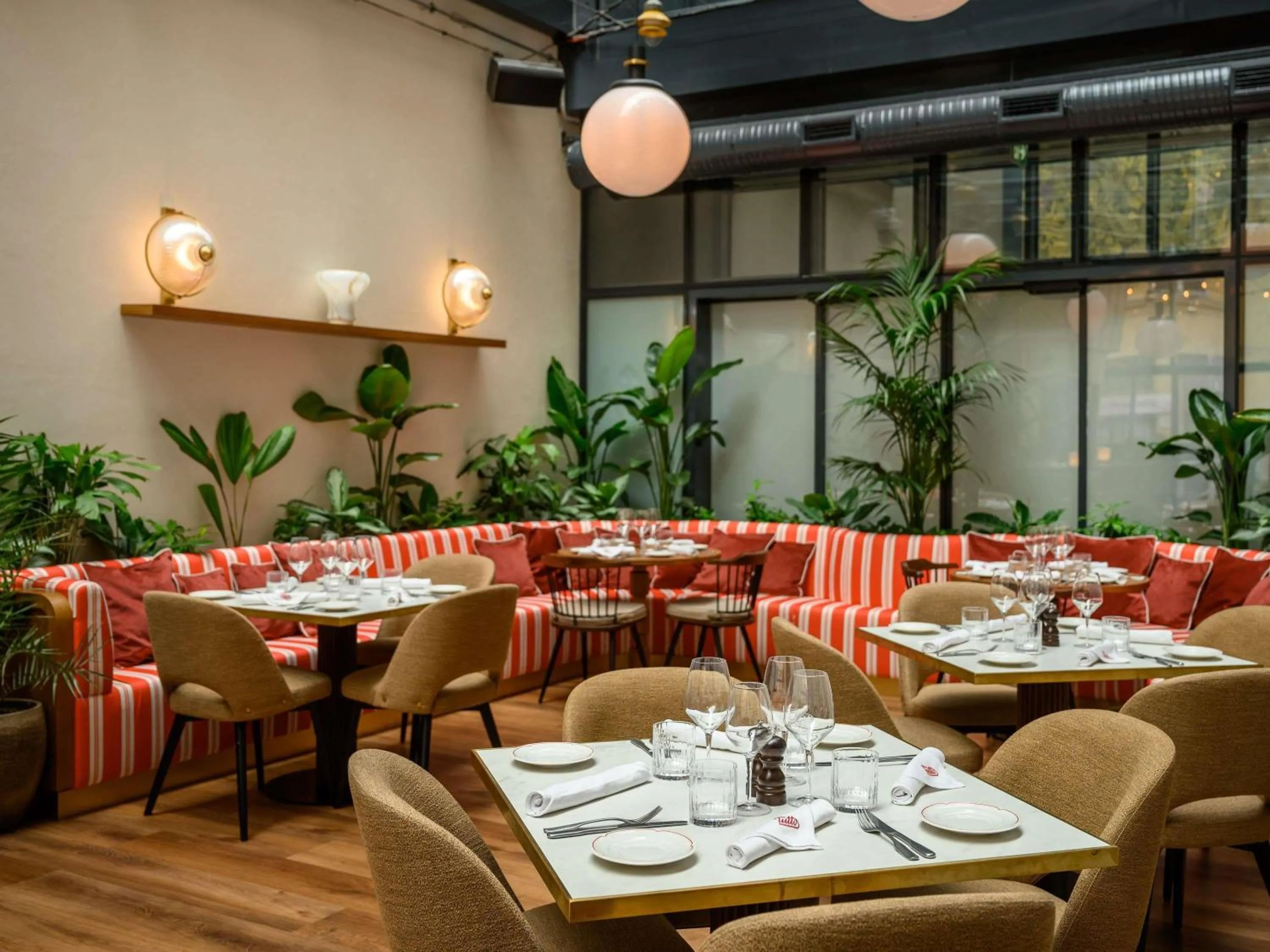 Lounge or bar in Pullman Budapest