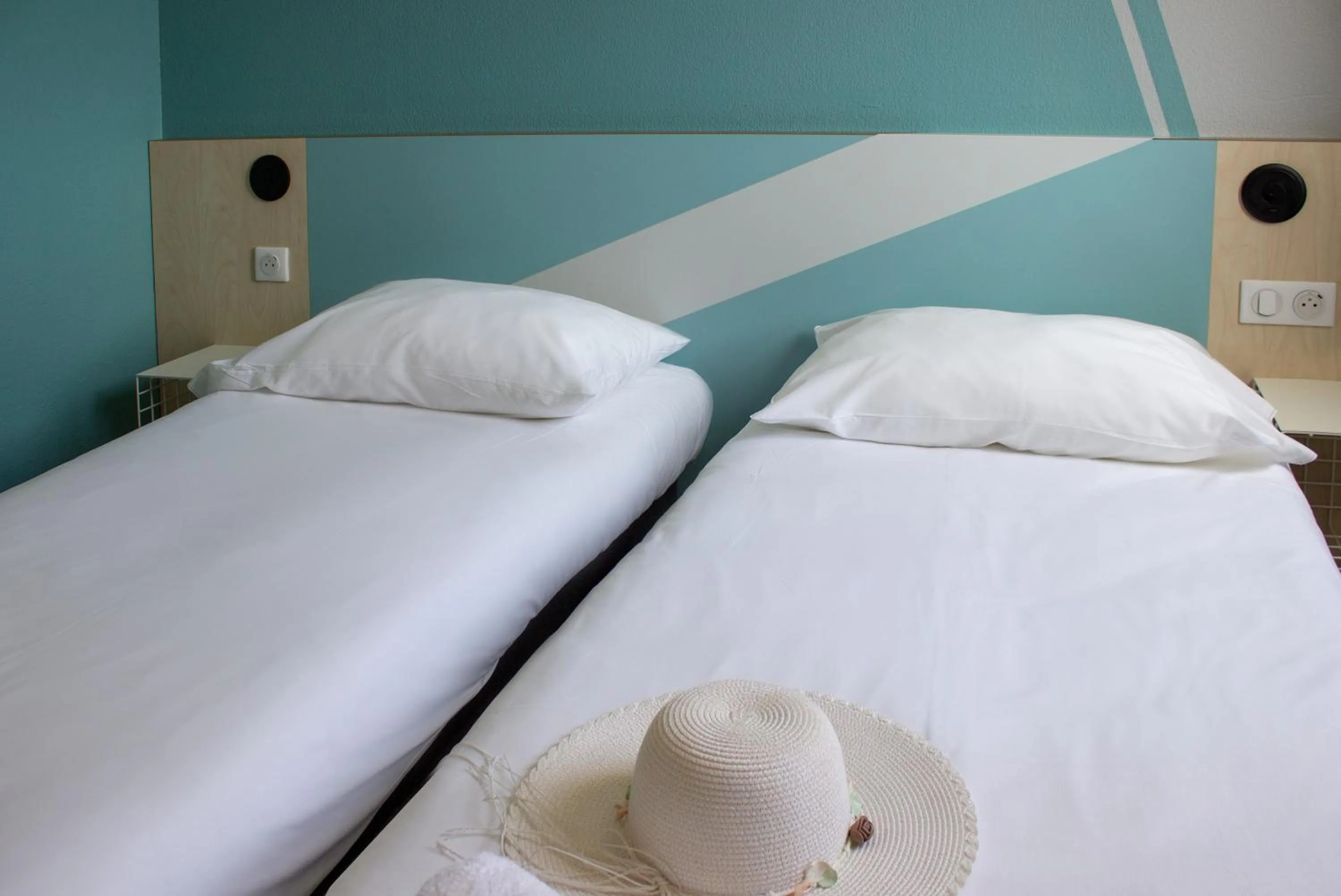 Bed in ibis budget Lunel Porte de Camargue