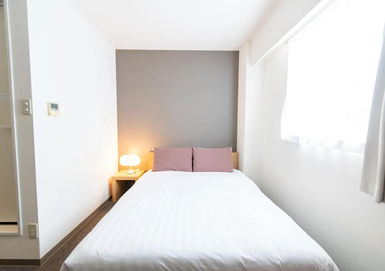 Bed in Hotel day by day