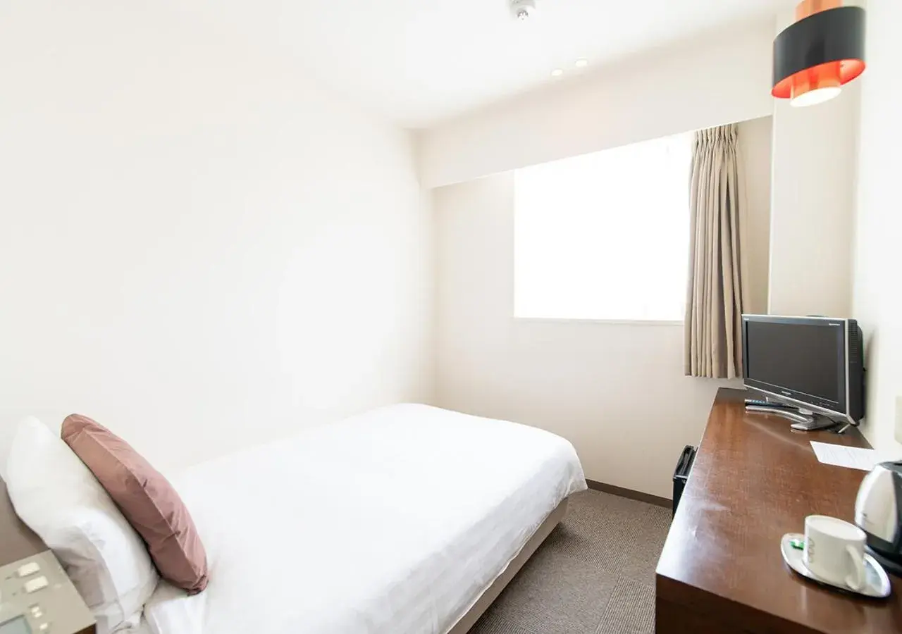 Single Room - single occupancy - Smoking in Hotel day by day Single Room - single occupancy - Smoking in Hotel day by day