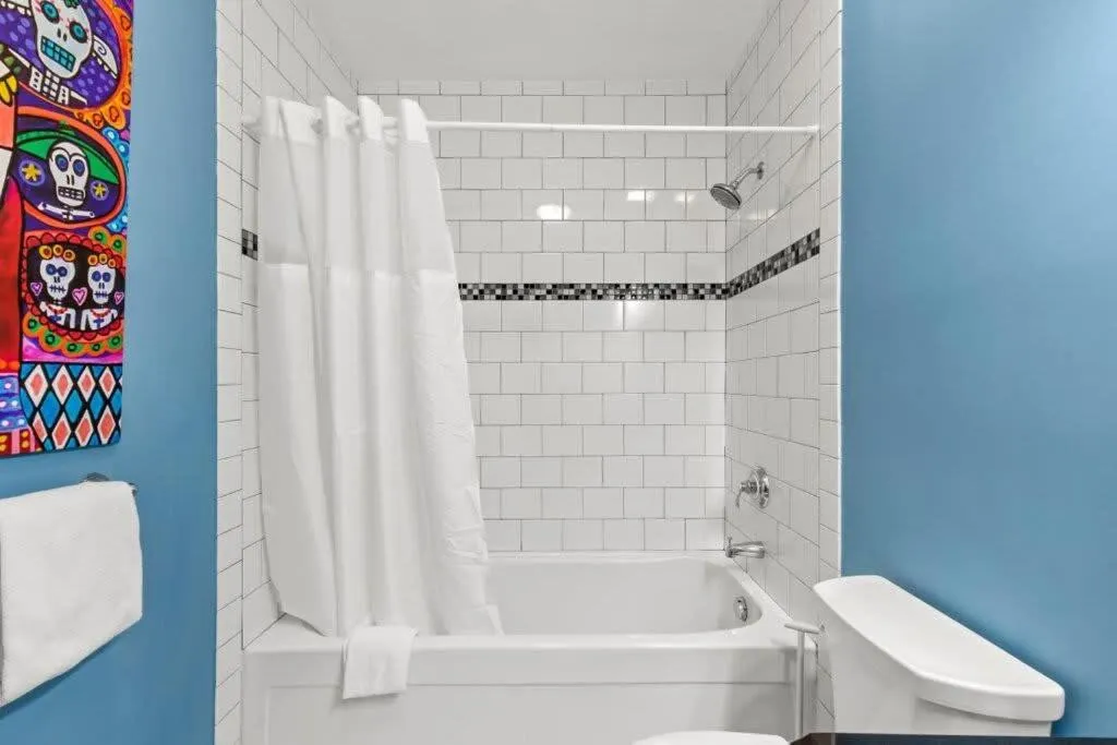 Mesa House, Uno-Perfect Location