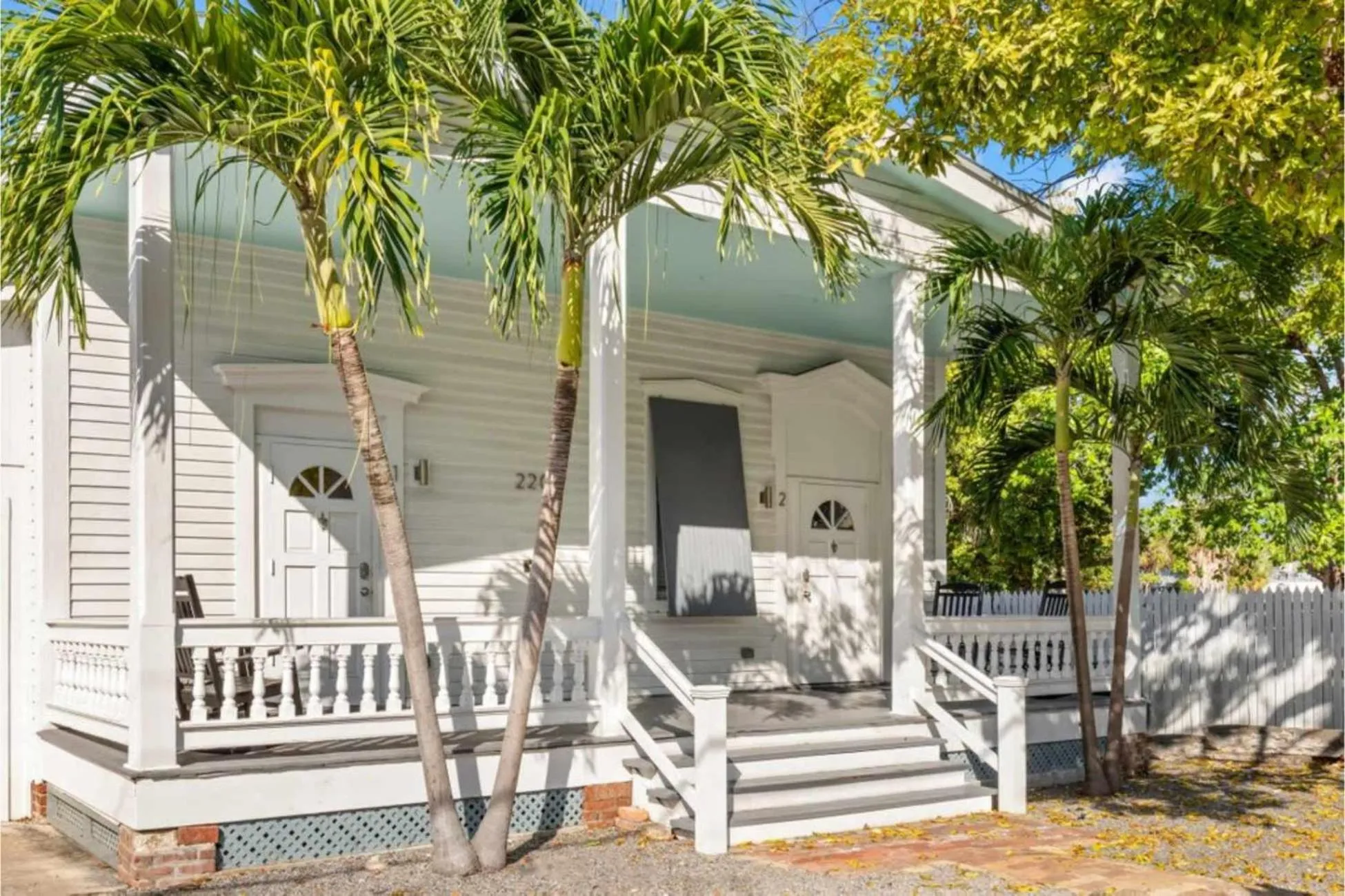 Mesa House, Uno-Perfect Location