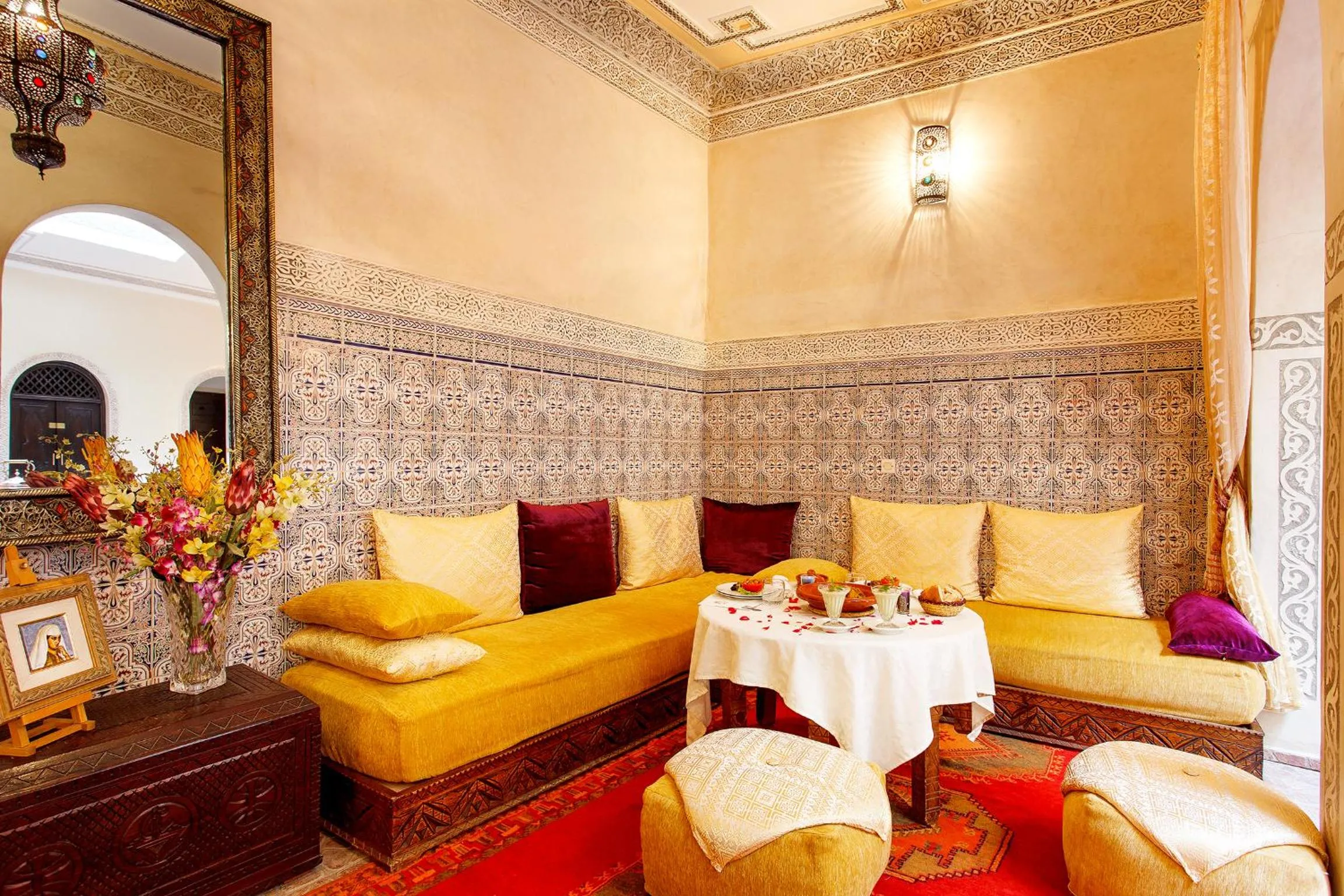 Lounge or bar in Riad La Kahana
