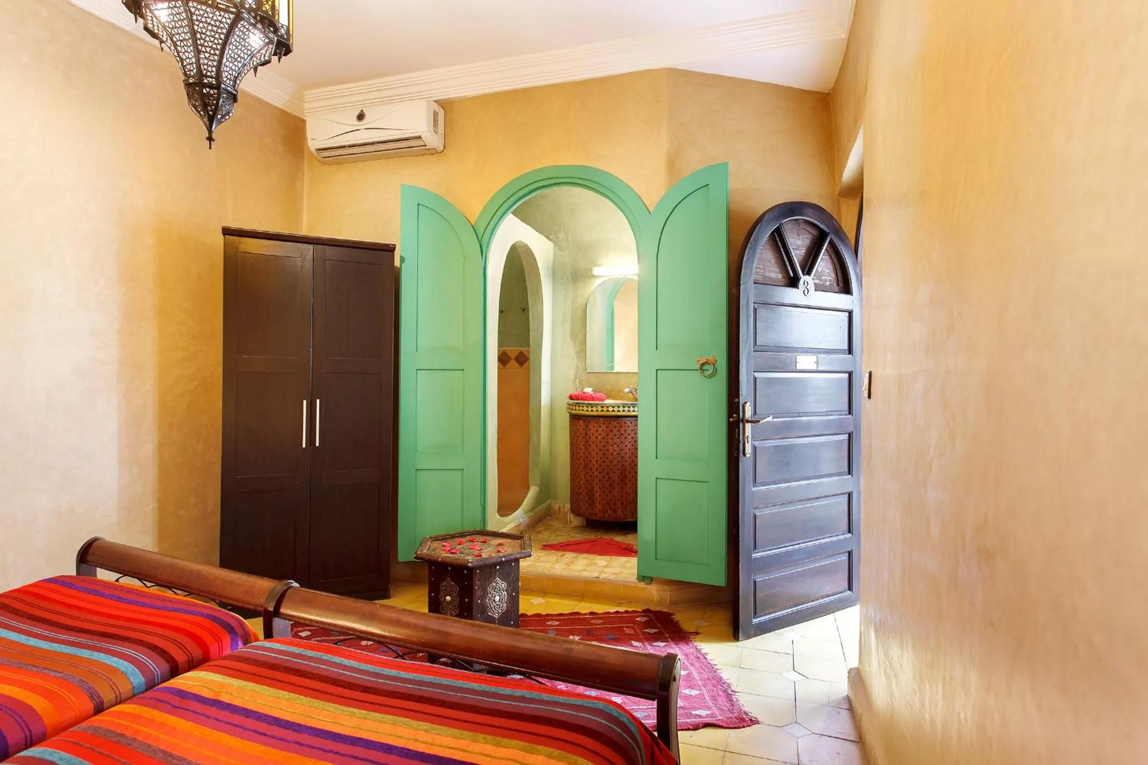 Toilet, Bed in Riad La Kahana