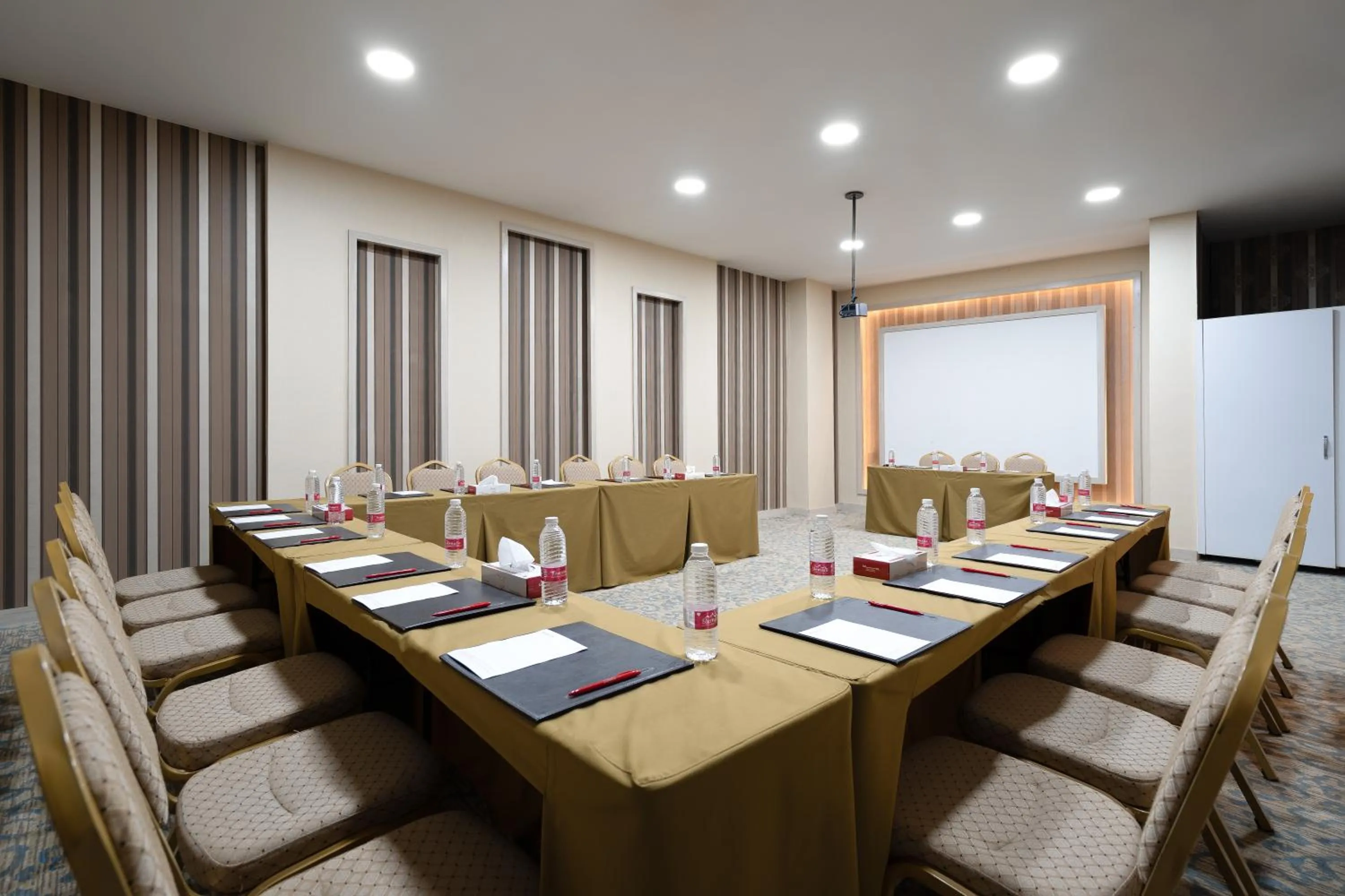 Meeting/conference room in Ramada by Wyndham - Sulaymaniyah Salim Street