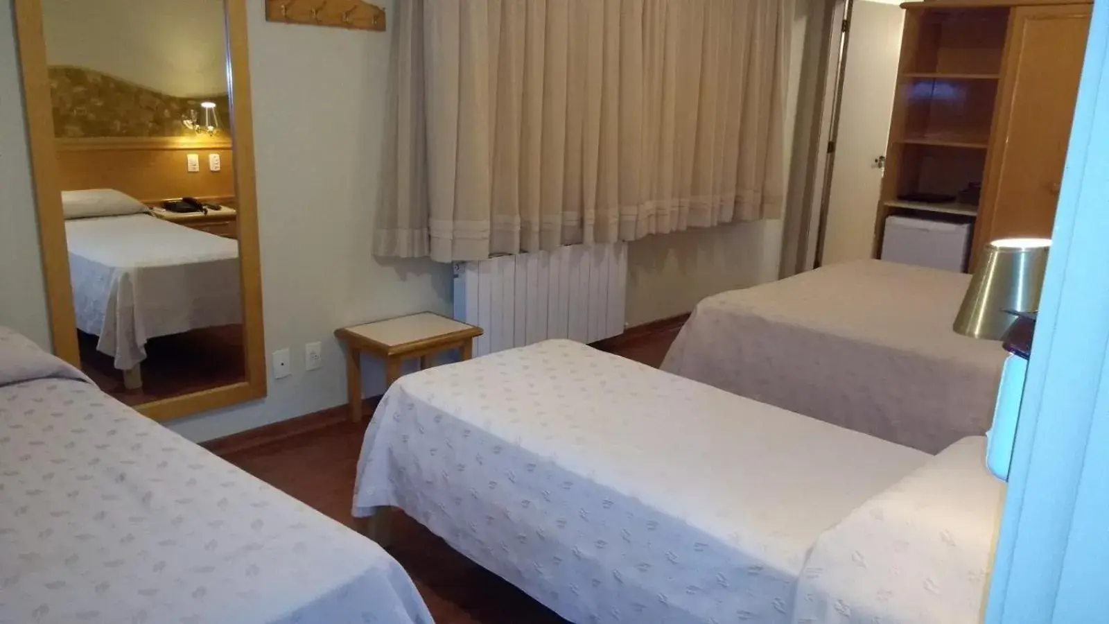 Classic Quadruple Room in Hotel Vovó Carolina Classic Quadruple Room in Hotel Vovó Carolina