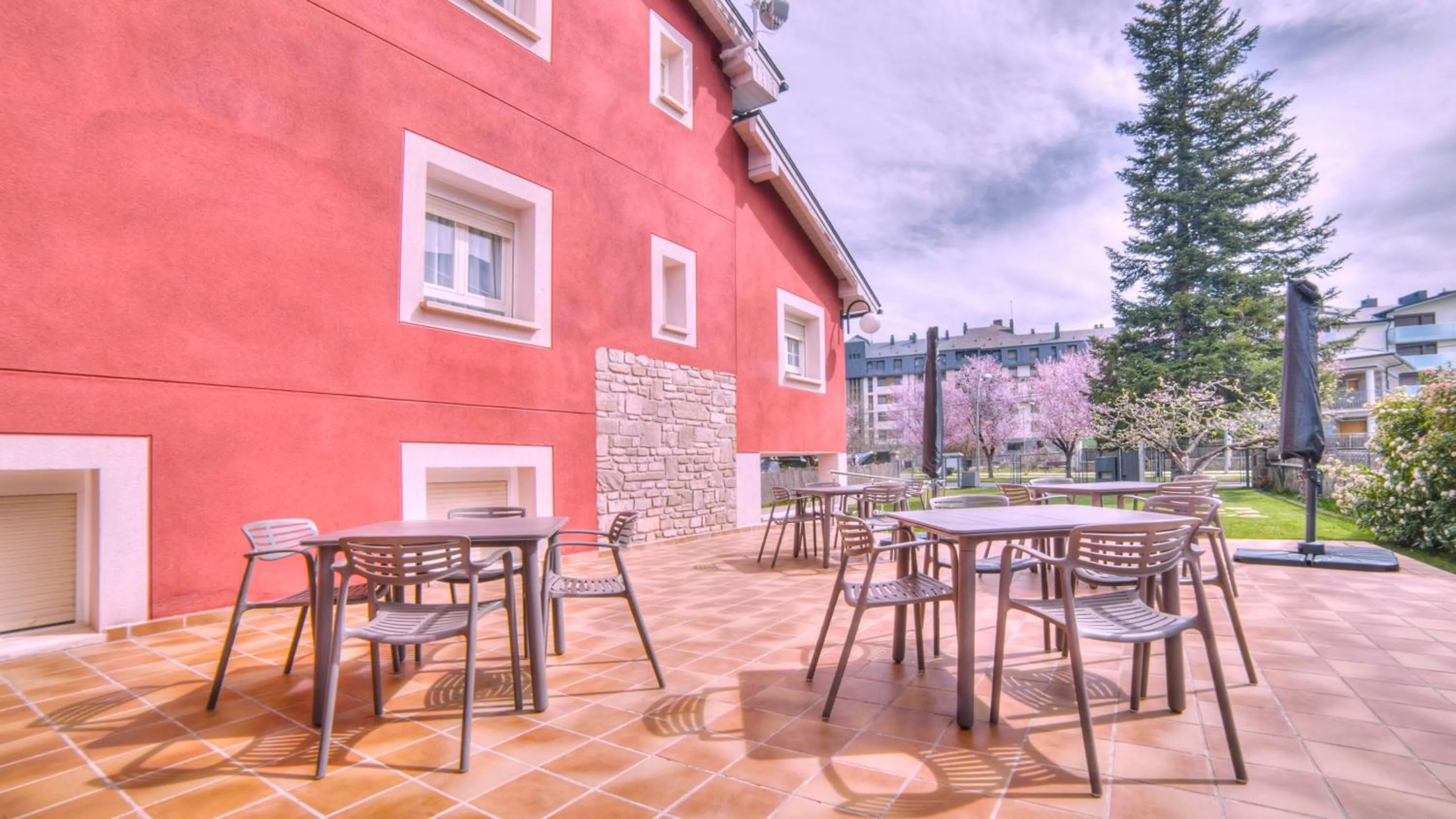 Property building in PURA VIDA PIRINEOS