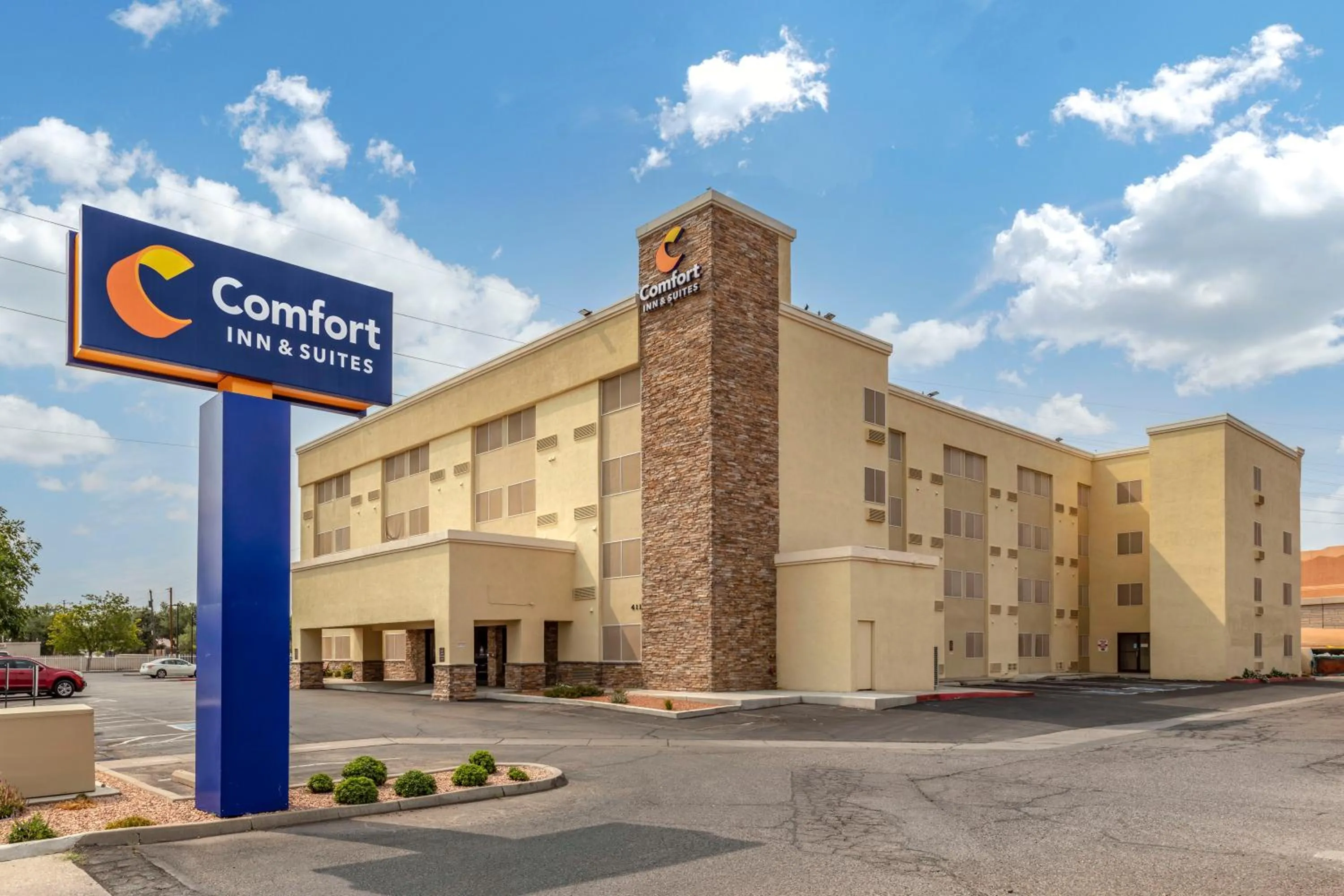 Property building in Comfort Inn & Suites Albuquerque Downtown
