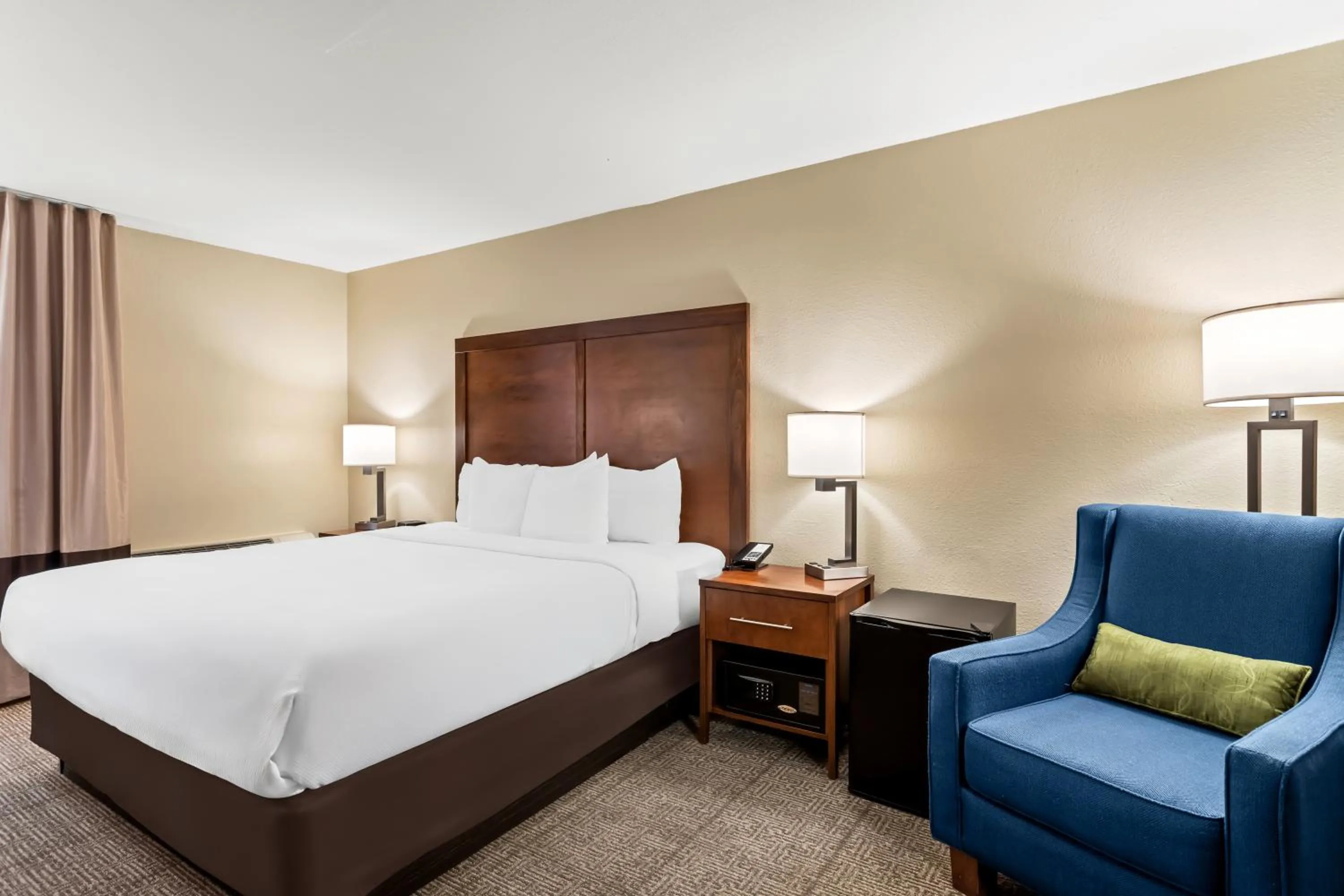 Bed in Comfort Inn & Suites Albuquerque Downtown