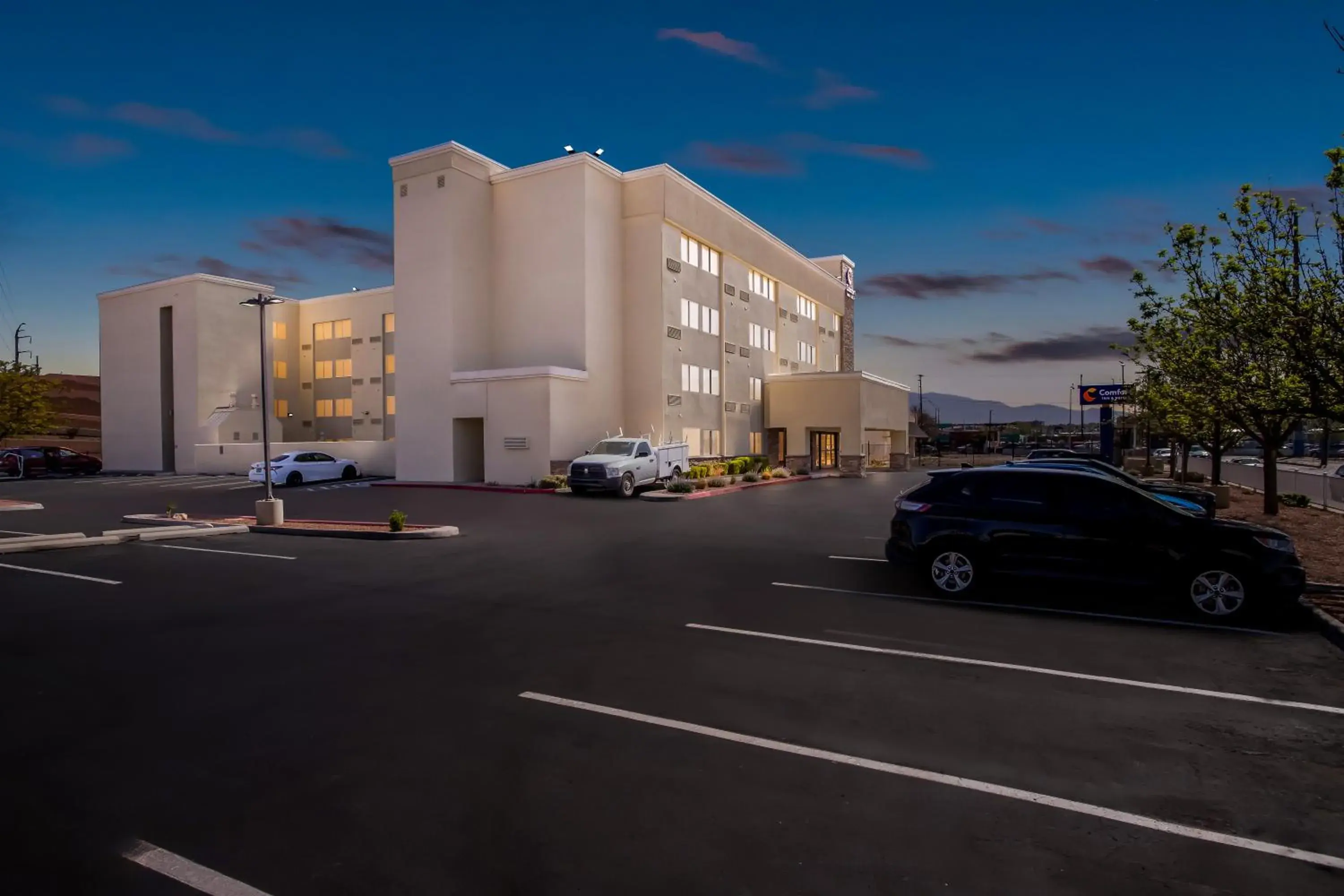 Property building in Comfort Inn & Suites Albuquerque Downtown Property building in Comfort Inn & Suites Albuquerque Downtown