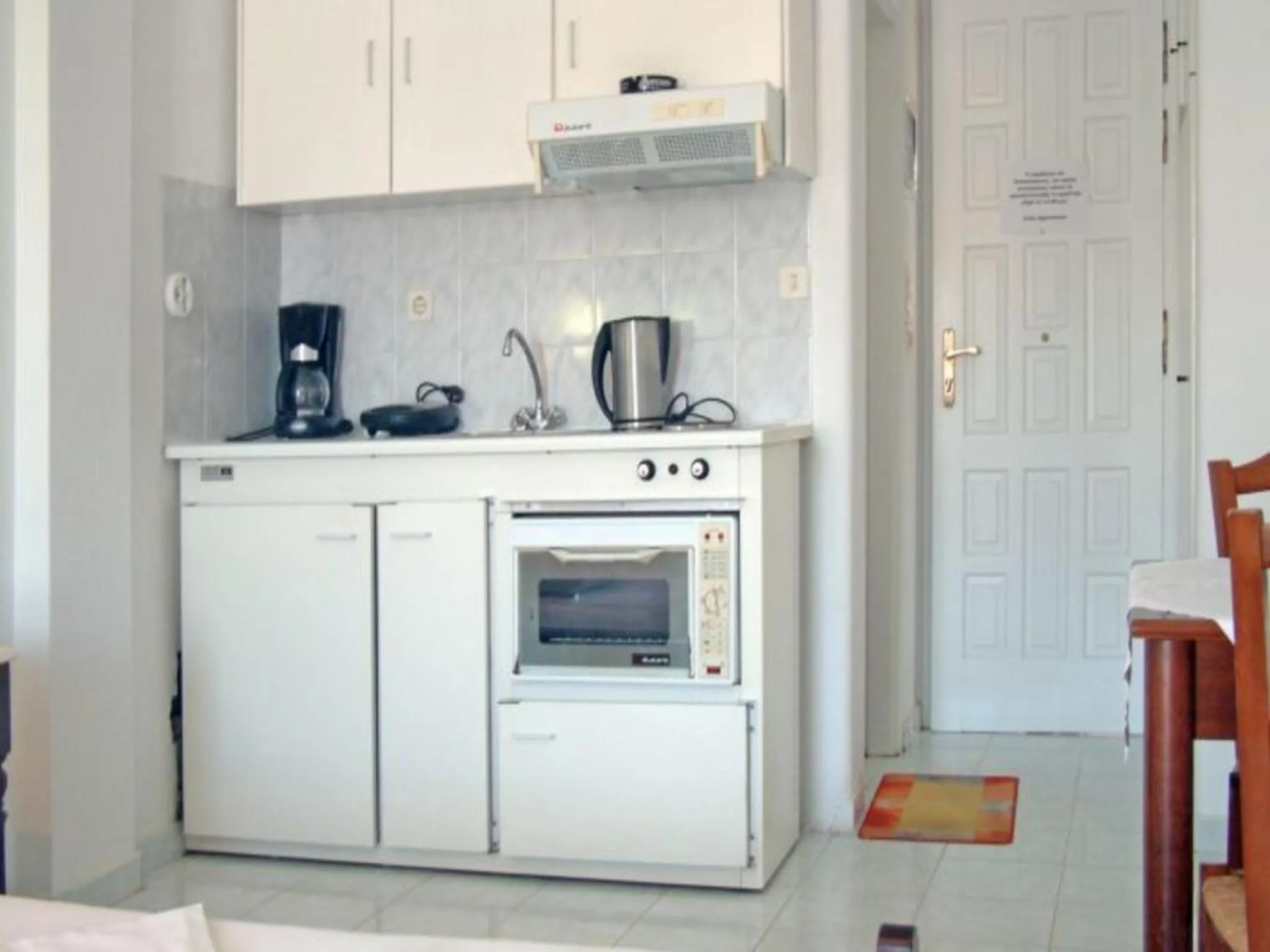 Coffee/tea facilities in Erato Apartments