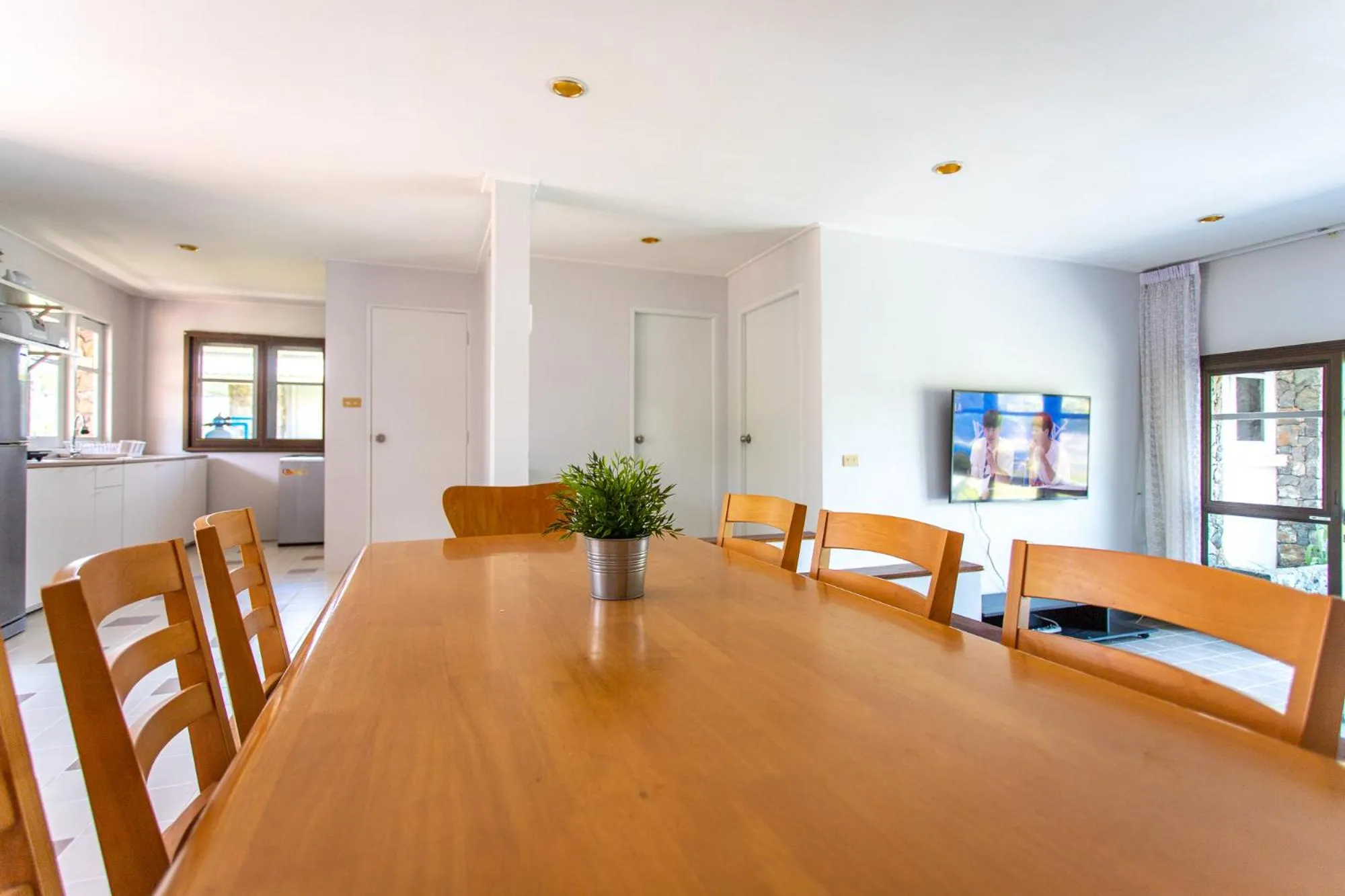 F4 Beach house Kitchen BBQ 3 bedrooms Large yard