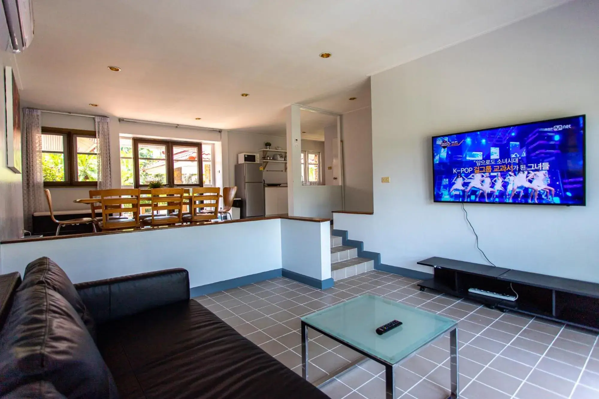 F4 Beach house Kitchen BBQ 3 bedrooms Large yard F4 Beach house Kitchen BBQ 3 bedrooms Large yard