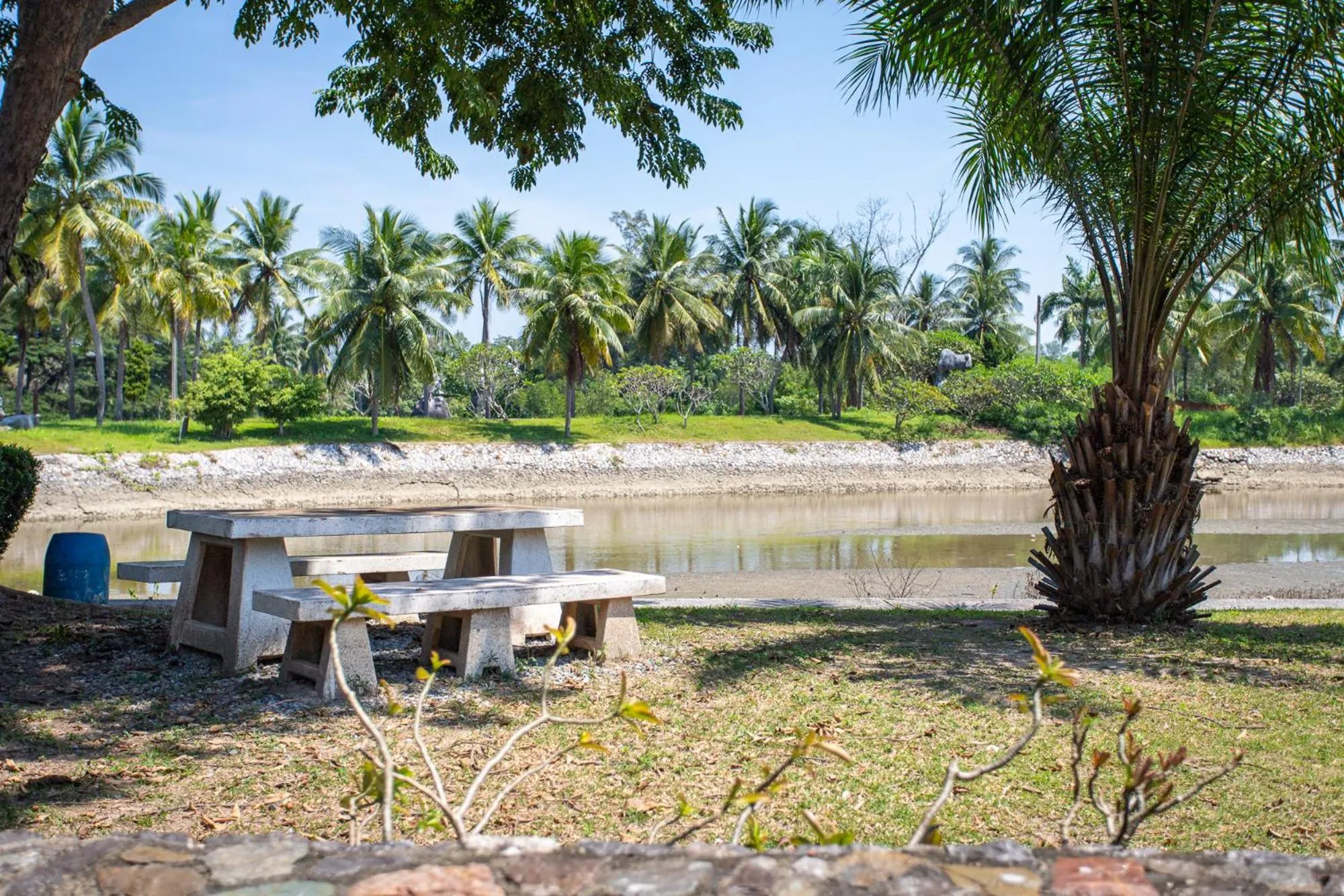 F4 Beach house Kitchen BBQ 3 bedrooms Large yard