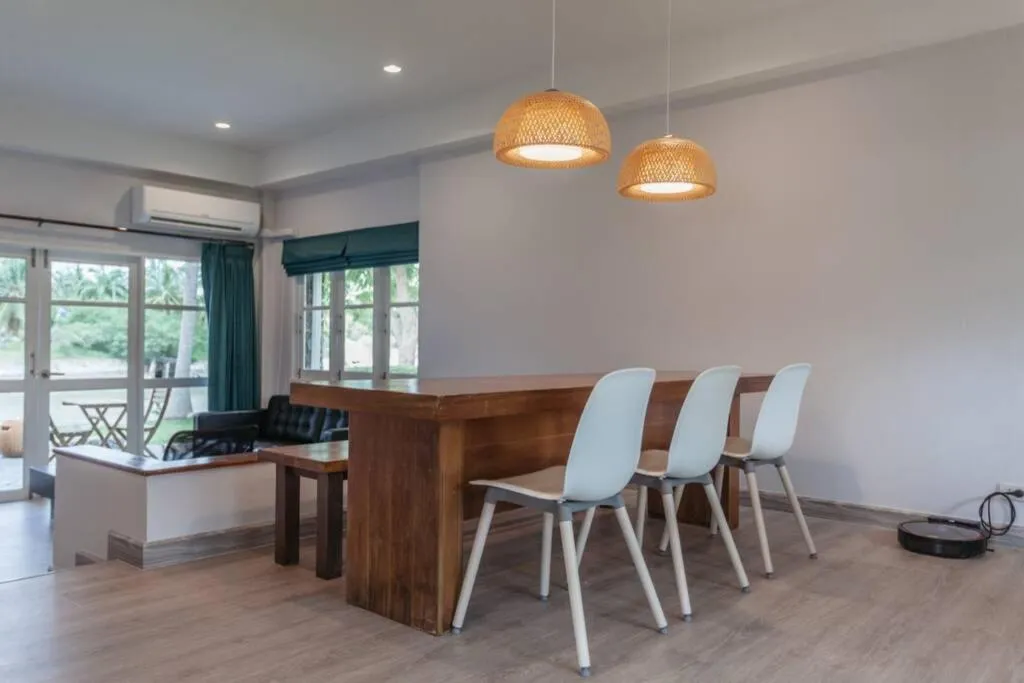 F5 3 Bed Rooms Beach house, full kitchen